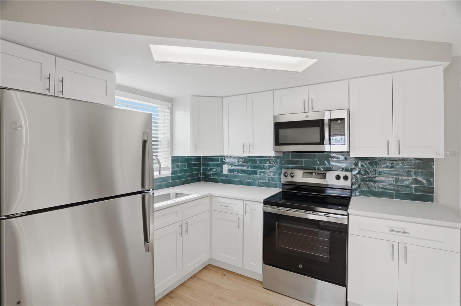 Single Family Residence at 3104 SALISBURY DR, HOLIDAY, photo 9 of 29
