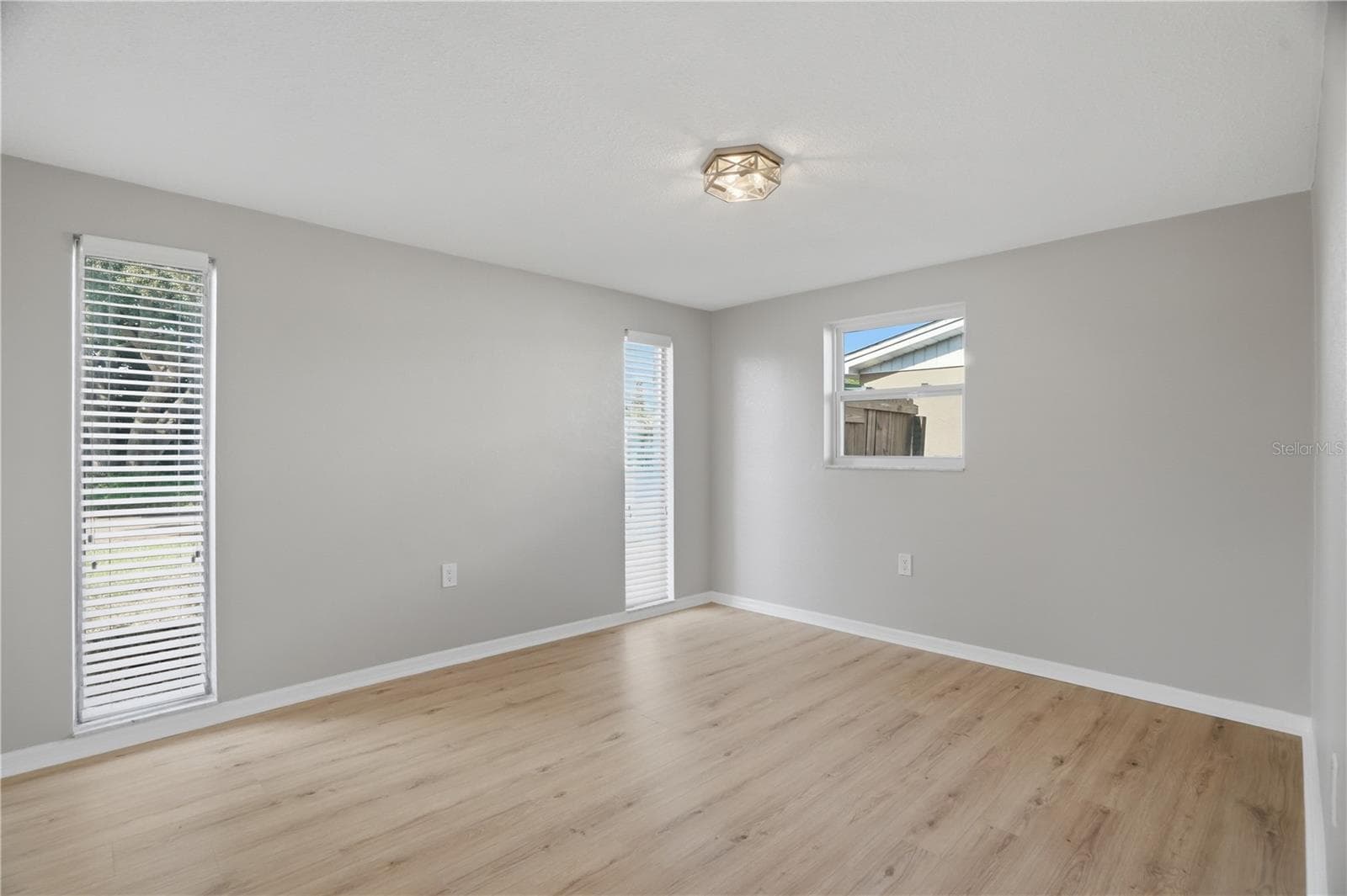 Single Family Residence at 3104 SALISBURY DR, HOLIDAY, photo 12 of 29