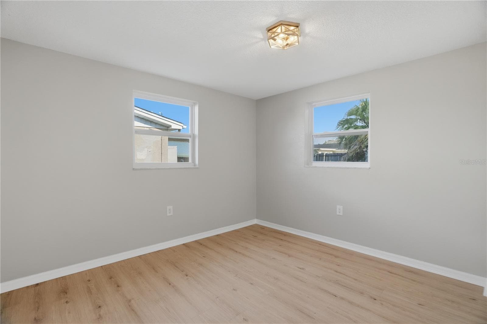 Single Family Residence at 3104 SALISBURY DR, HOLIDAY, photo 16 of 29