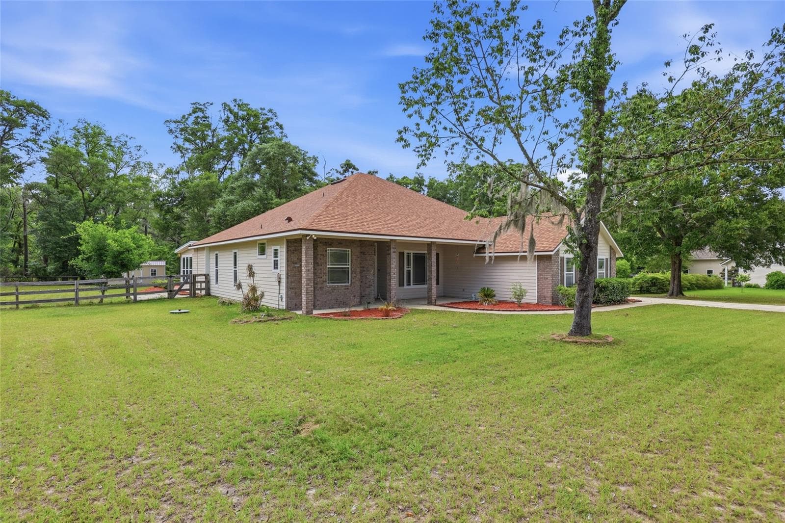 Single Family Residence at 25176 NW 209TH AVE, HIGH SPRINGS, photo 3 of 37