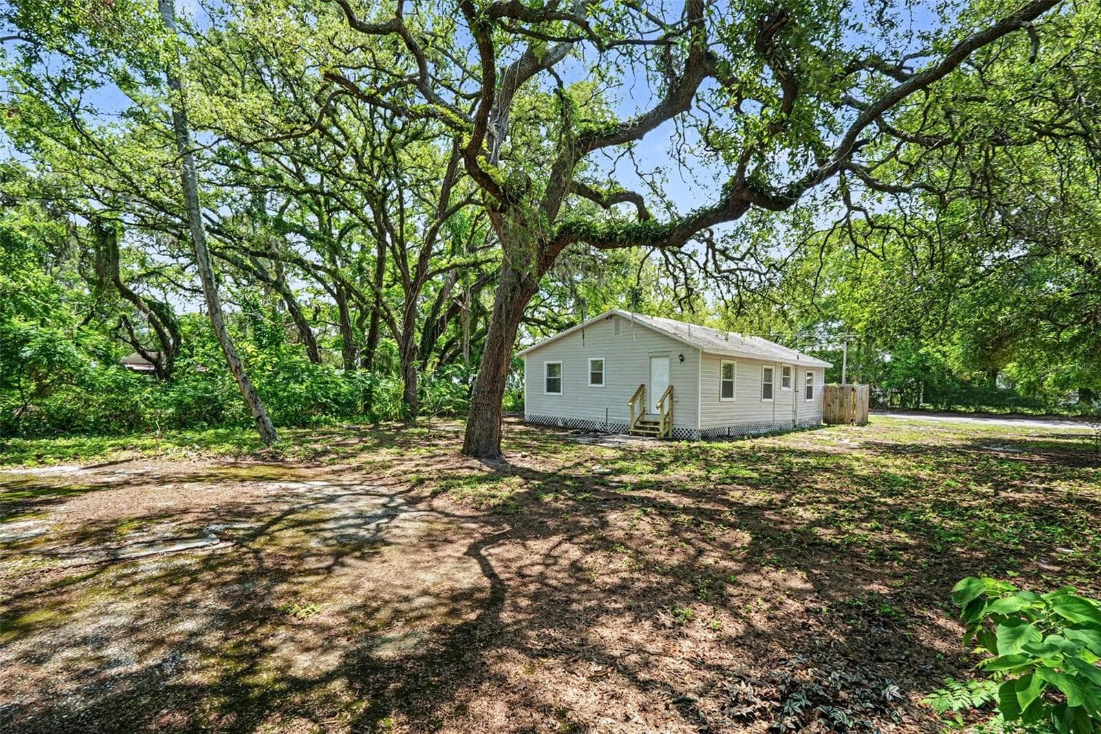 Single Family Residence at 828 E 145TH AVE, TAMPA, photo 20 of 21