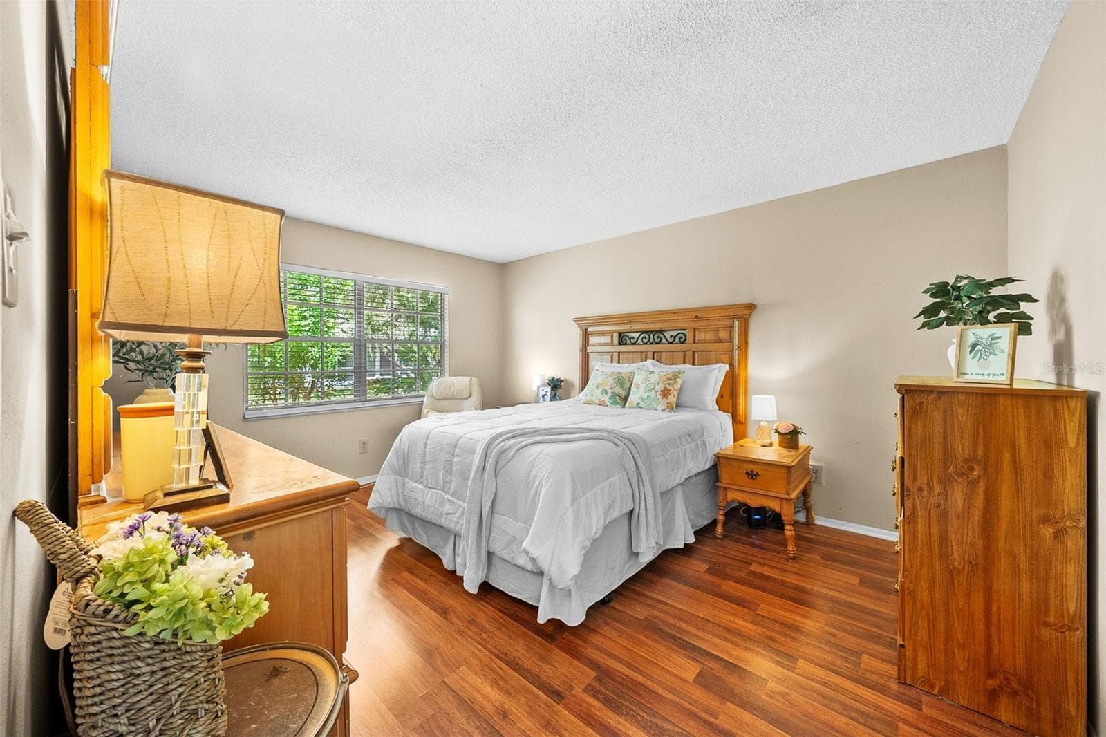 Warm and Welcoming Primary Bedroom - 3657 TROPHY BLVD, NEW PORT RICHEY