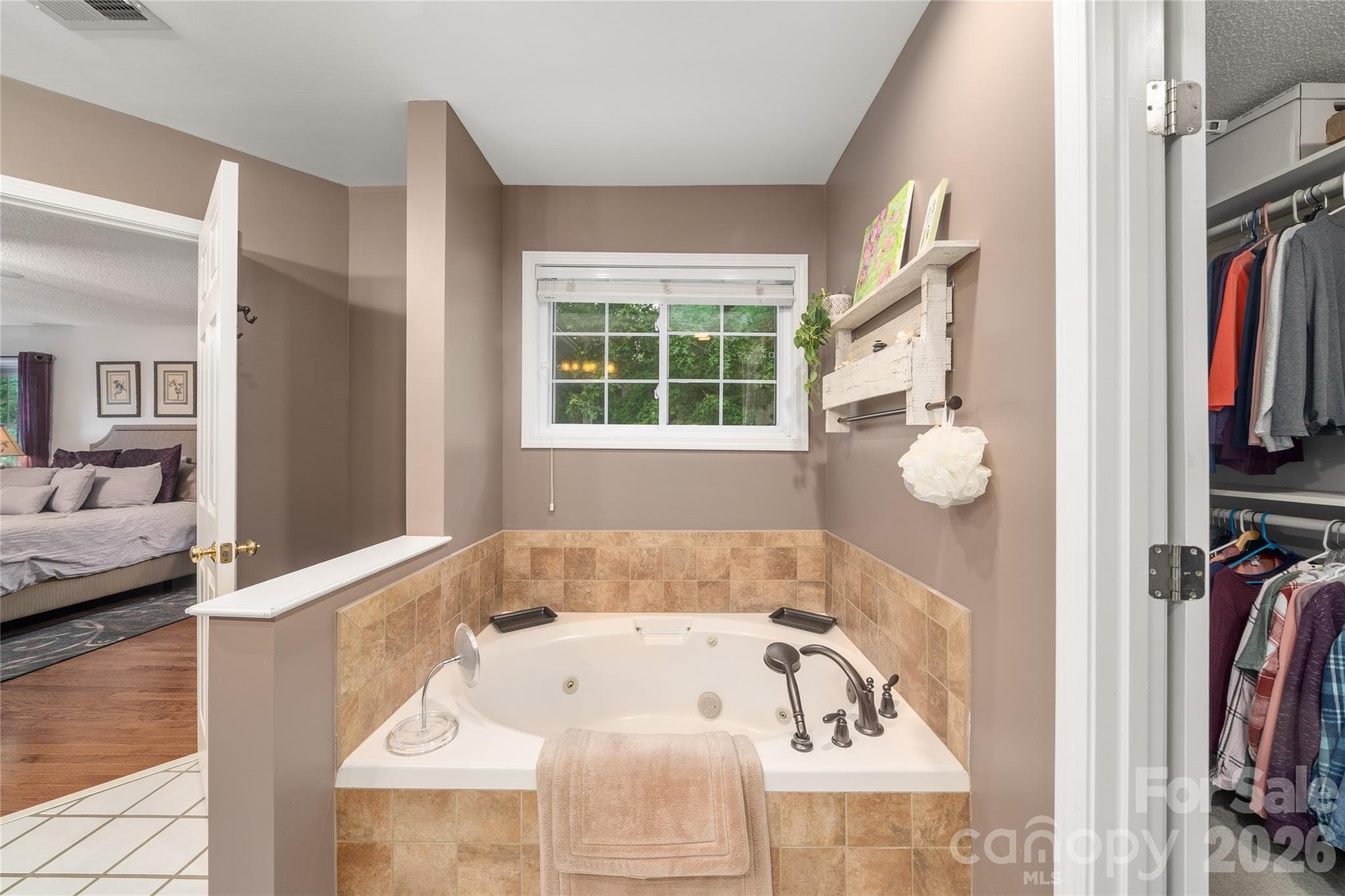 Single Family Residence at 100 Welwyn Lane, Asheville, photo 26 of 46