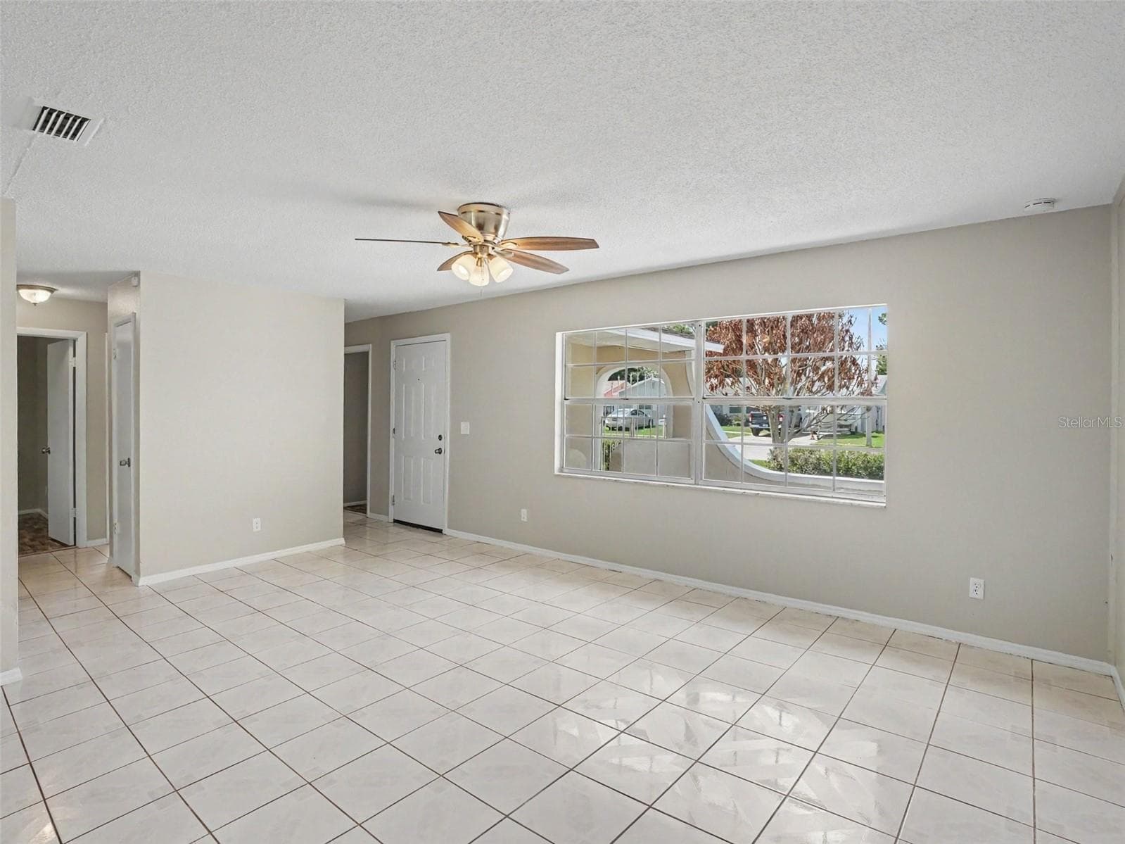 Single Family Residence at 615 THOMAS JEFFERSON WAY, ORLANDO, photo 3 of 21