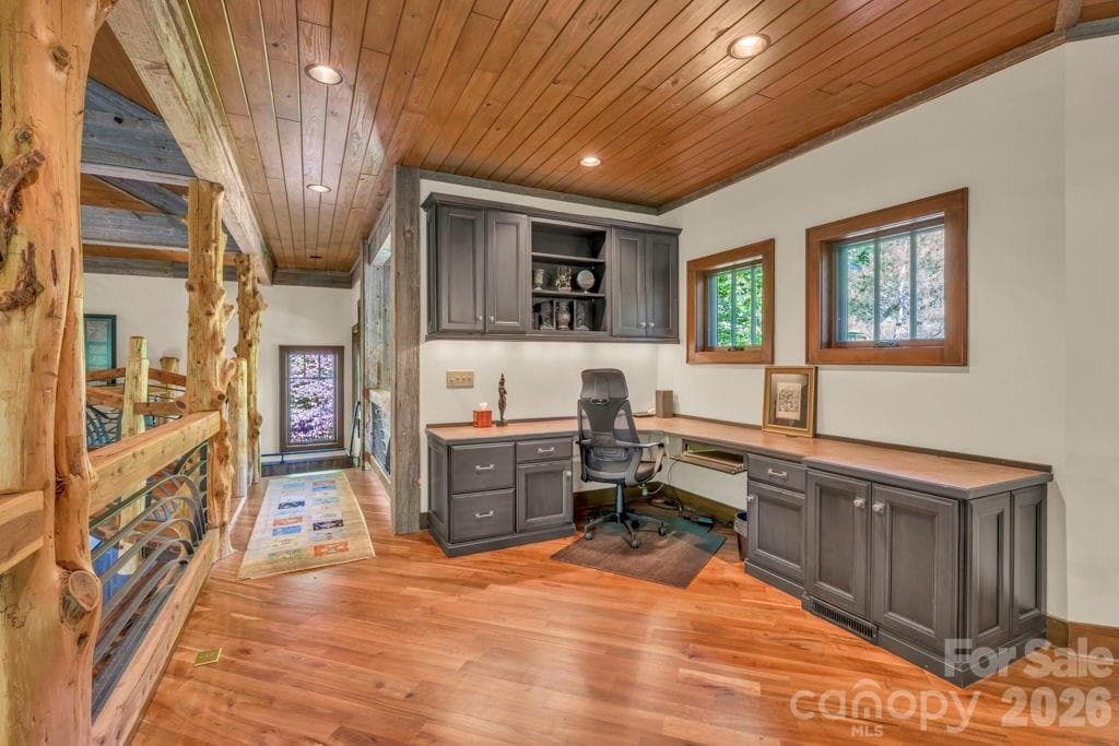Upper-level loft/living area - 355 Oakley Green None, Boone