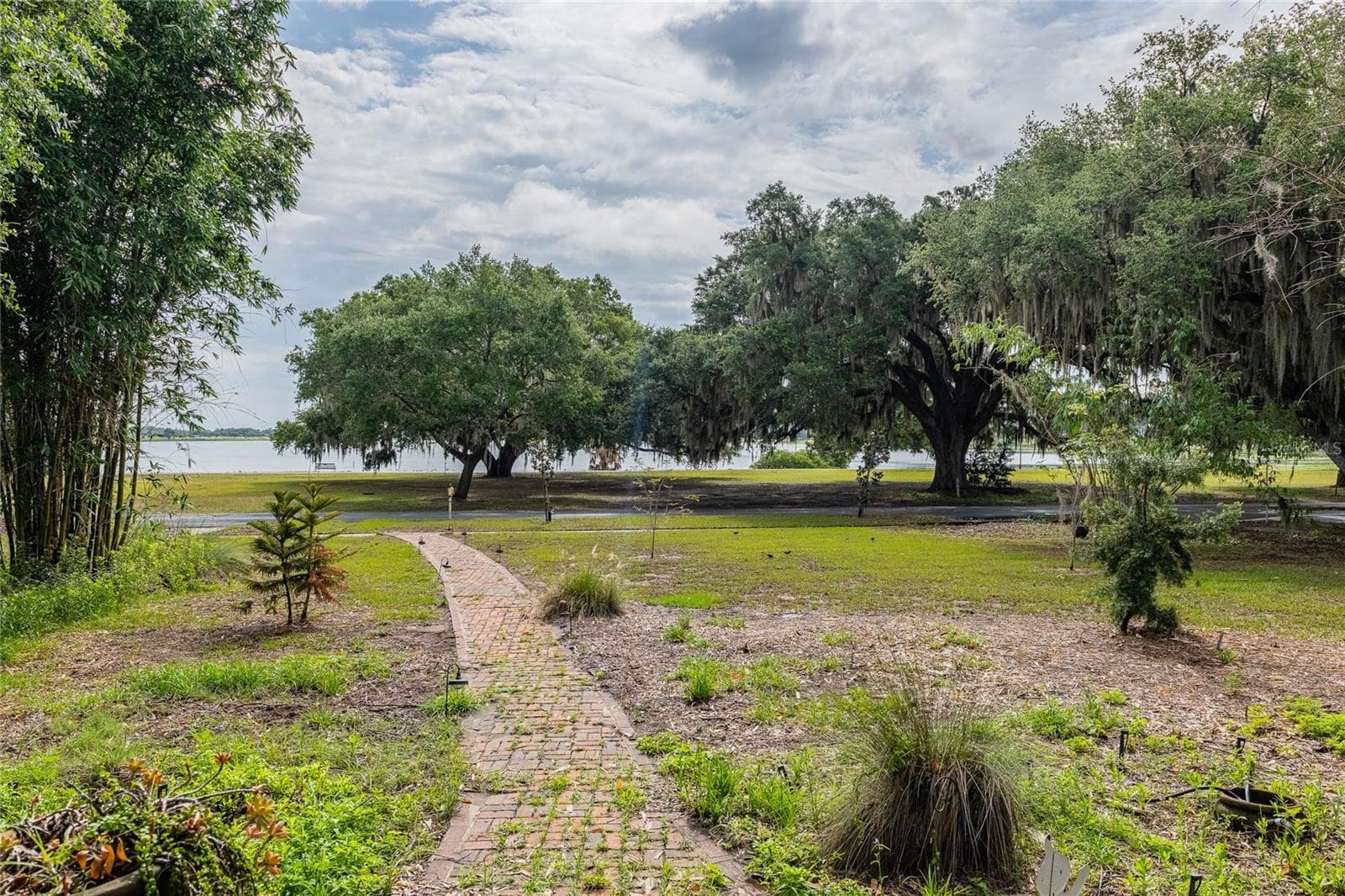 Single Family Residence at 116 S LAKESHORE BLVD, LAKE WALES, photo 3 of 53