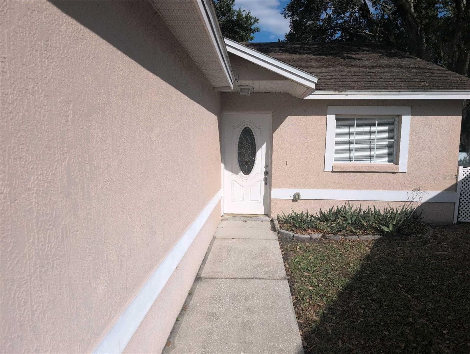Single Family Residence at 2145 SANDY HOOK, LAKELAND, photo 2 of 8