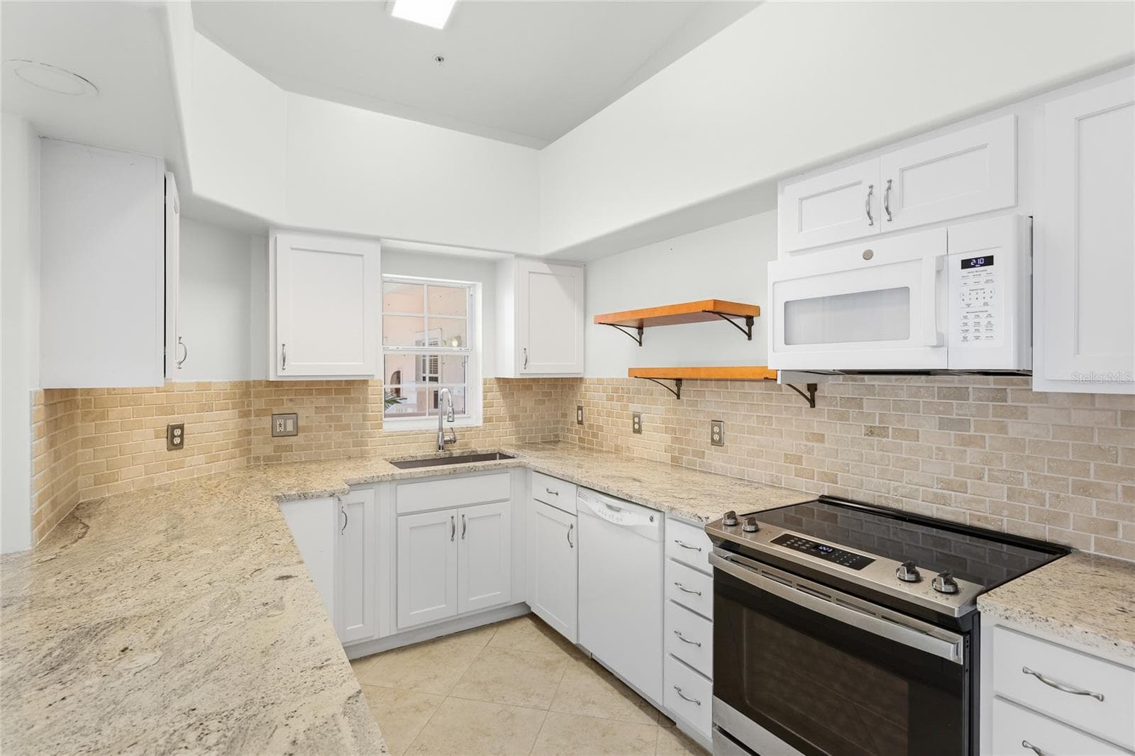 Condominium at 4244 CENTRAL SARASOTA PKWY #726, SARASOTA, photo 11 of 42