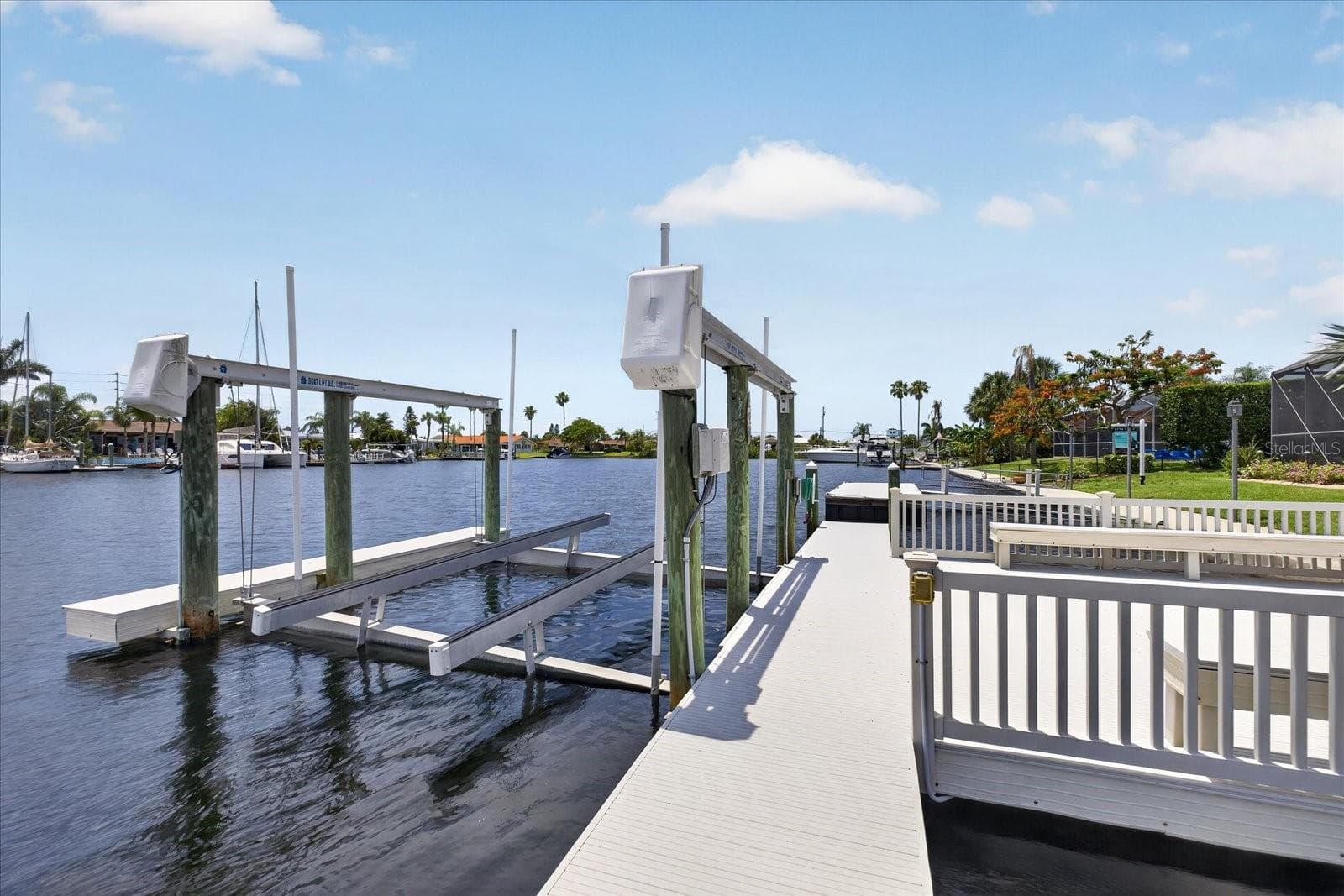 Single Family Residence at 3640 HARBORVIEW CT, NEW PORT RICHEY, photo 6 of 95