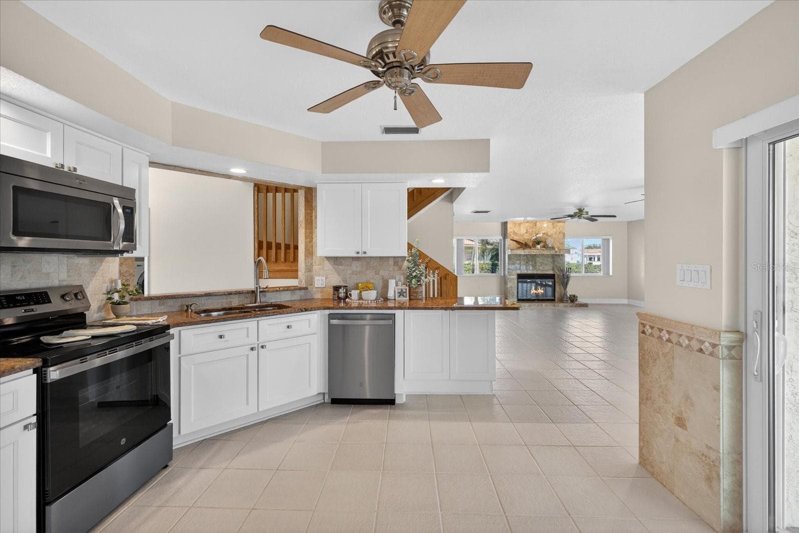 Kitchen - 3640 HARBORVIEW CT, NEW PORT RICHEY