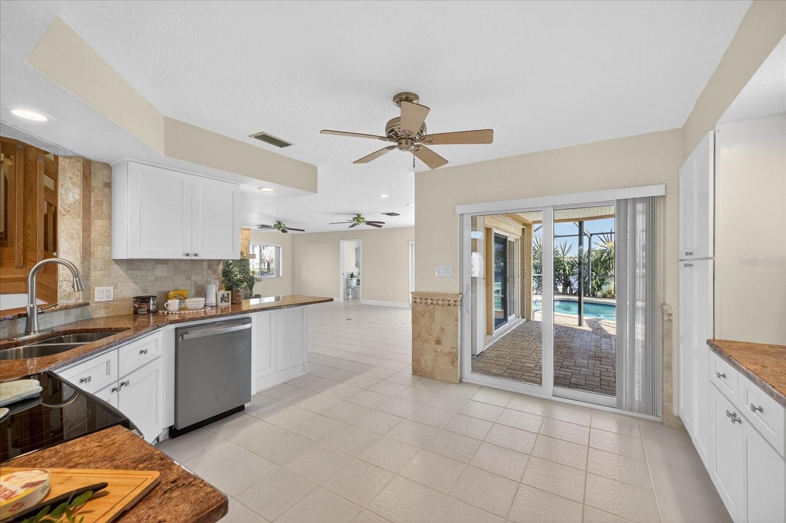 Kitchen - 3640 HARBORVIEW CT, NEW PORT RICHEY