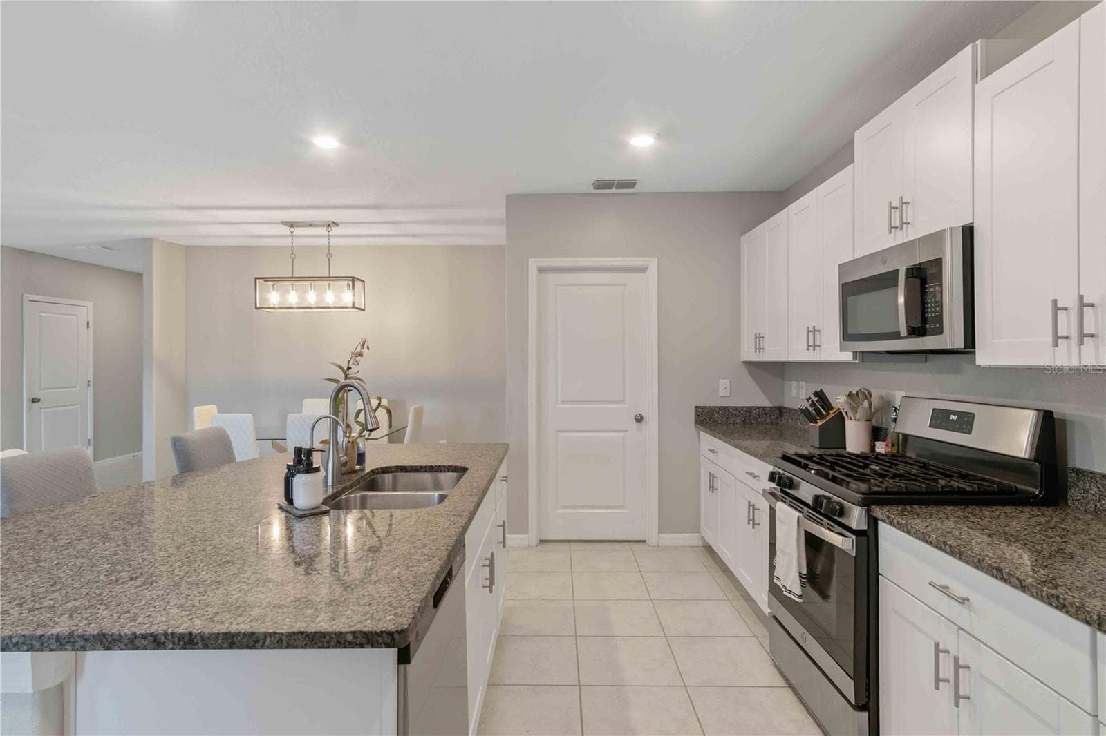 Single Family Residence at 9440 LEMON DROP LOOP, SUN CITY CENTER, photo 14 of 55