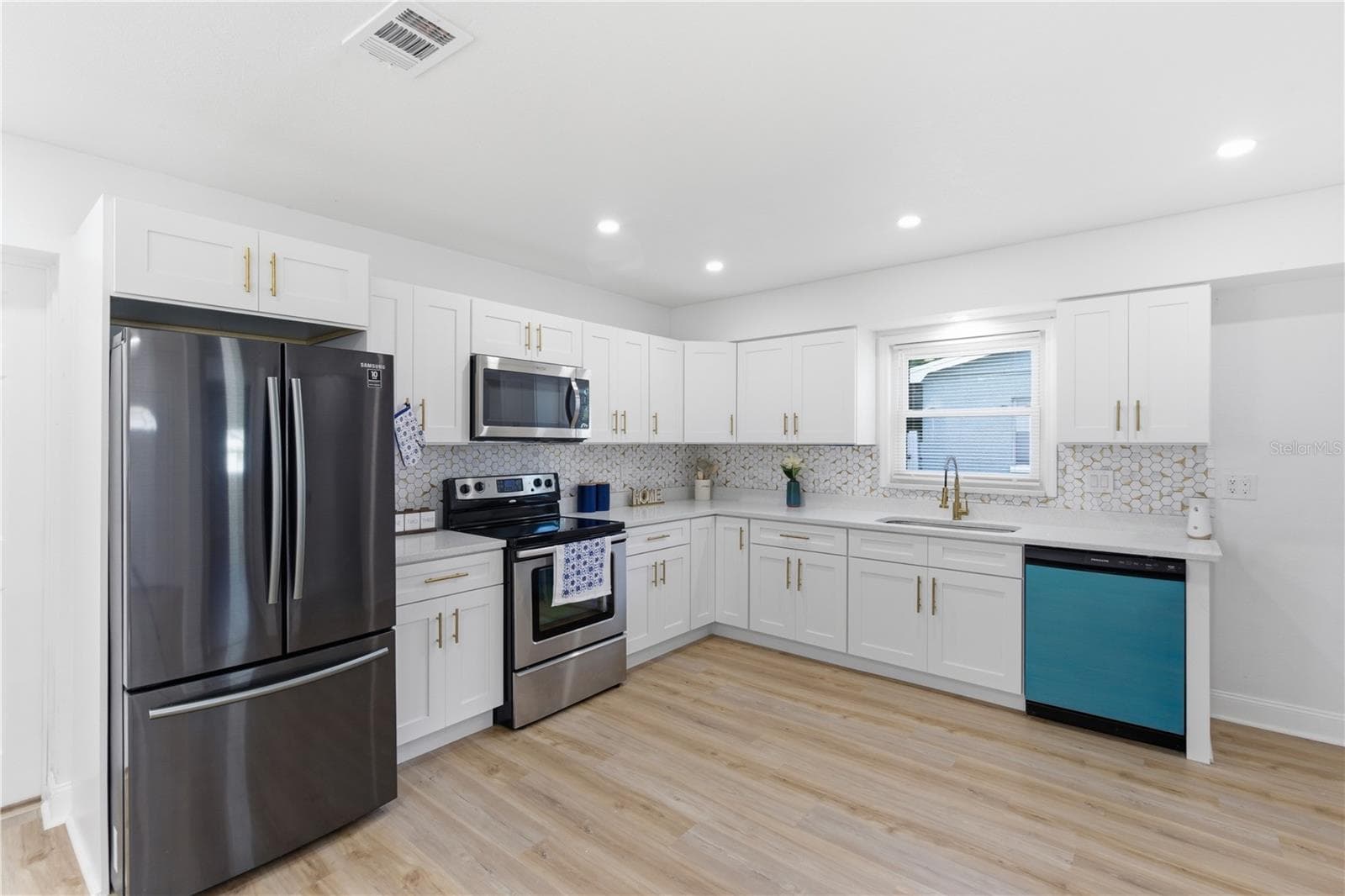 Single Family Residence at 12760 118TH ST, LARGO, photo 9 of 48