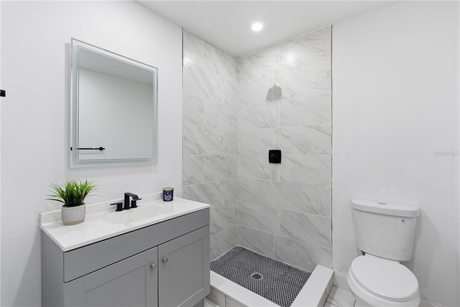 Master Bathroom - 12760 118TH ST, LARGO