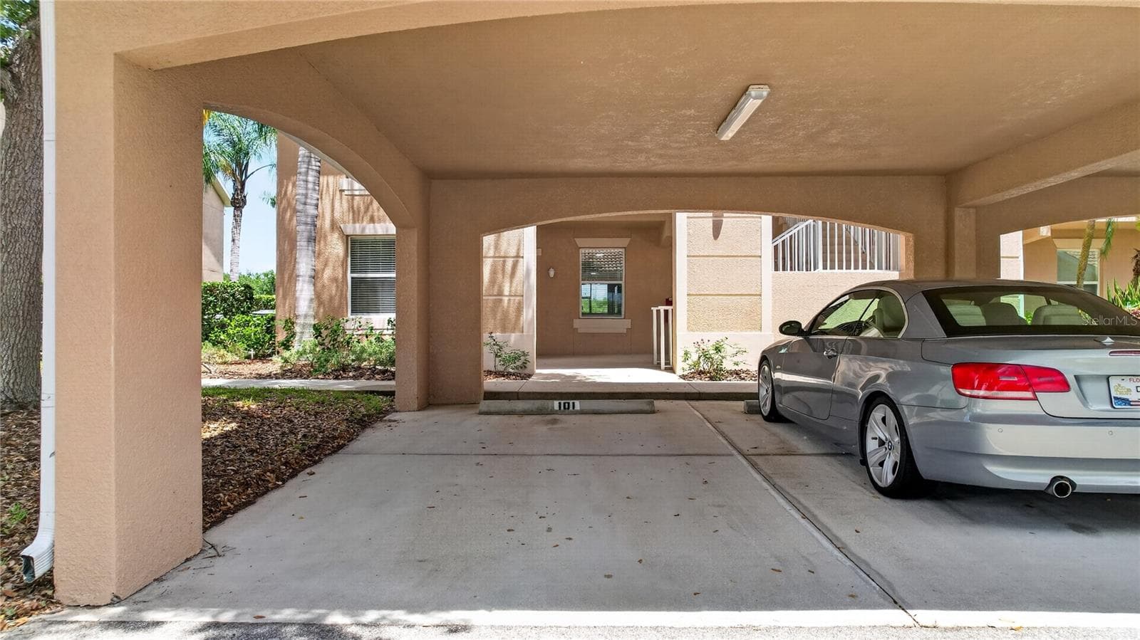 Condominium at 915 FAIRWAYCOVE LN #101, BRADENTON, photo 6 of 67