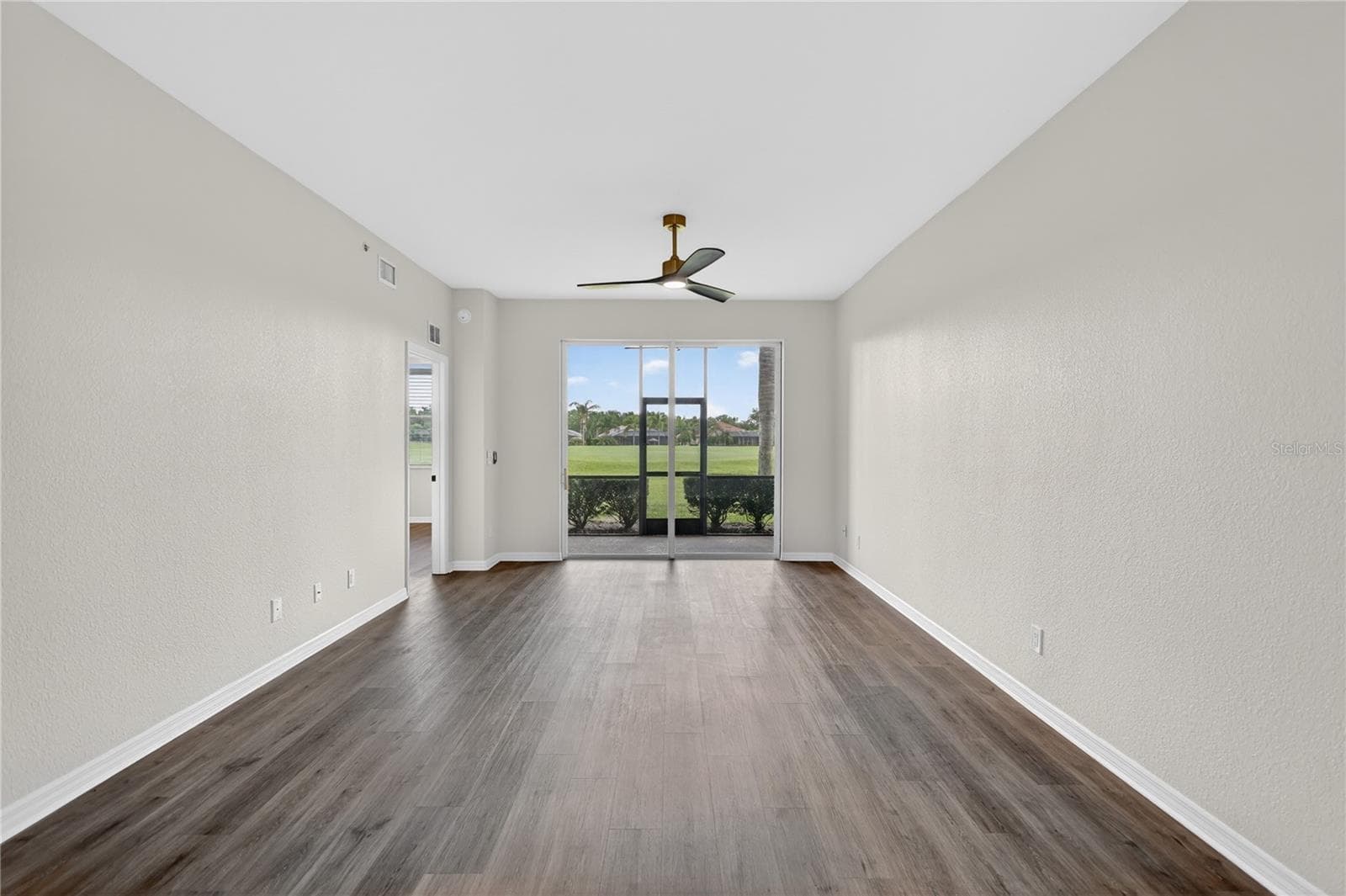 Condominium at 915 FAIRWAYCOVE LN #101, BRADENTON, photo 11 of 67
