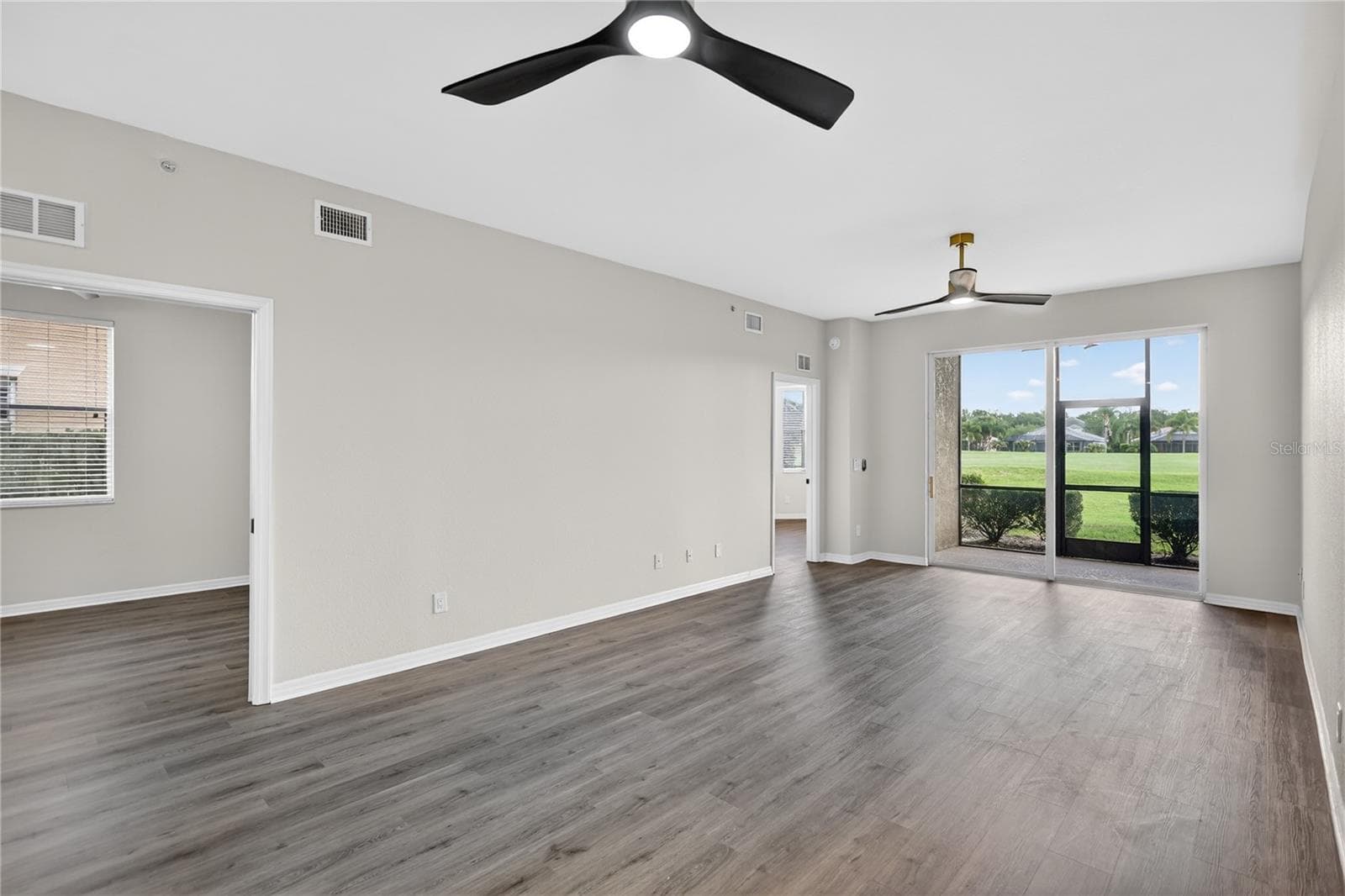 Condominium at 915 FAIRWAYCOVE LN #101, BRADENTON, photo 14 of 67