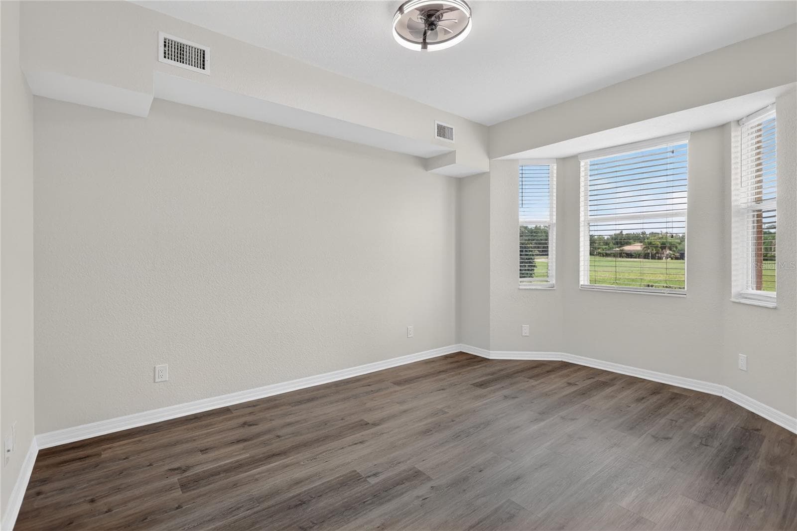Condominium at 915 FAIRWAYCOVE LN #101, BRADENTON, photo 26 of 67
