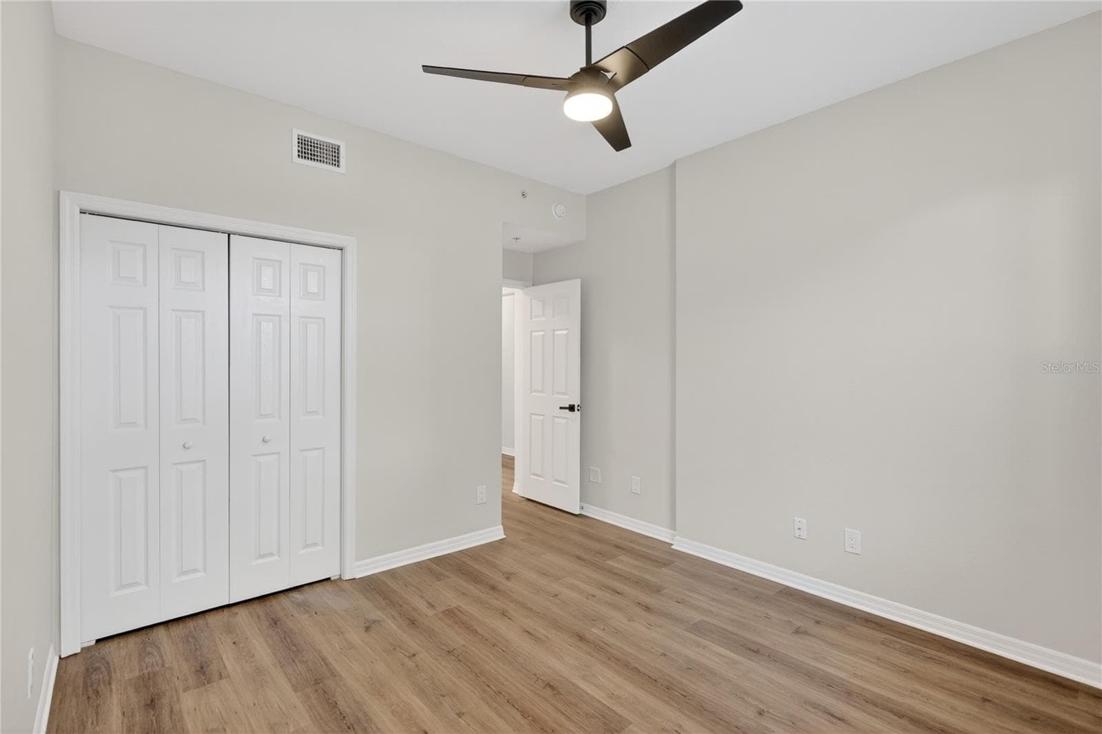 Condominium at 915 FAIRWAYCOVE LN #101, BRADENTON, photo 32 of 67