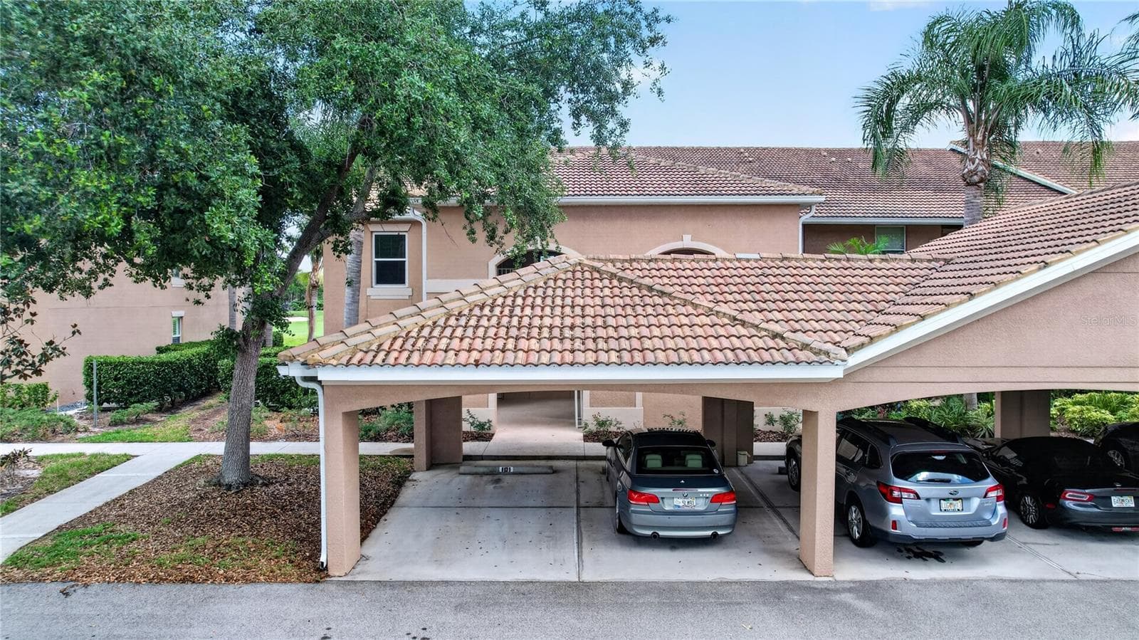 Condominium at 915 FAIRWAYCOVE LN #101, BRADENTON, photo 7 of 67