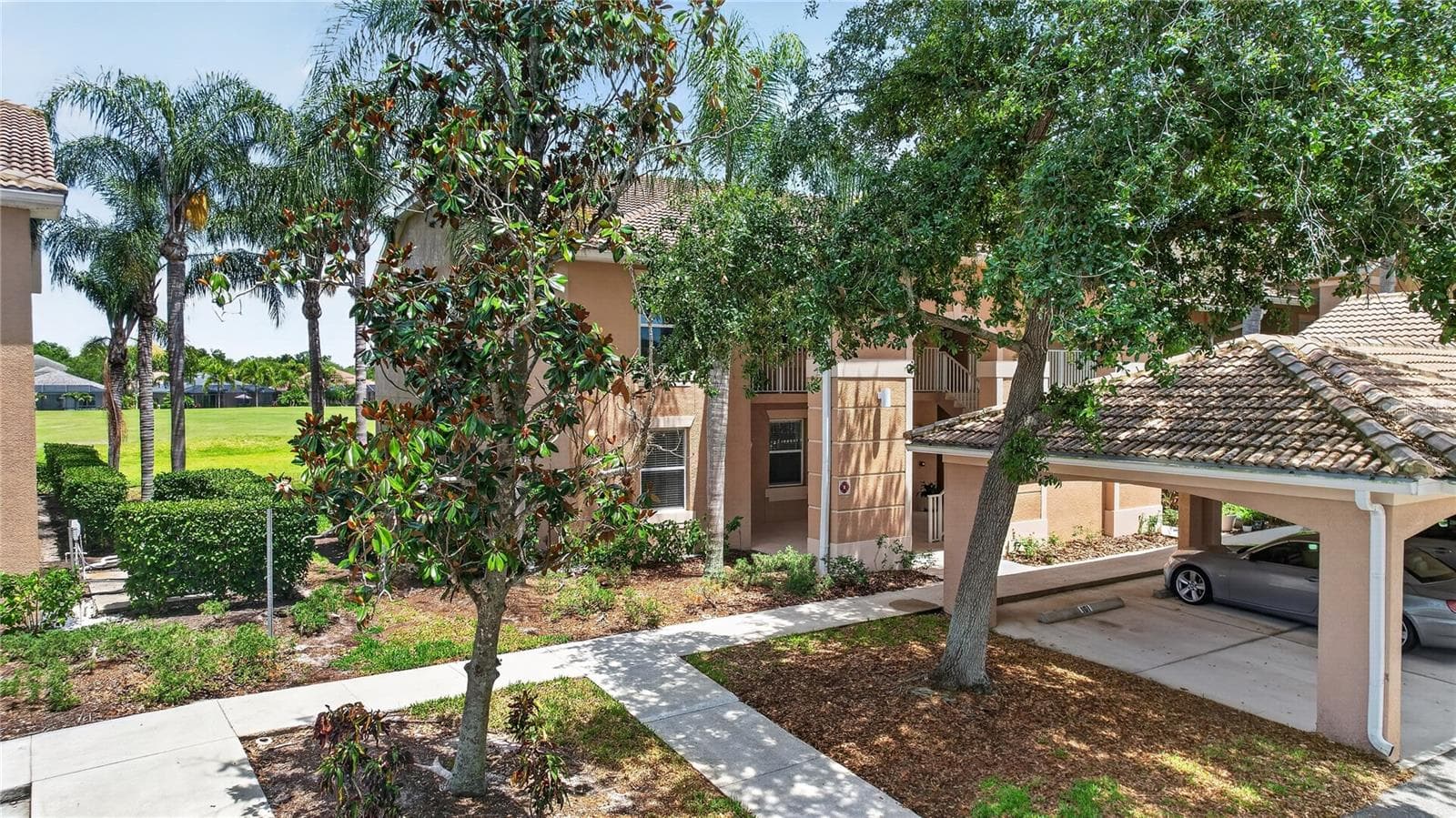 Condominium at 915 FAIRWAYCOVE LN #101, BRADENTON, photo 5 of 67