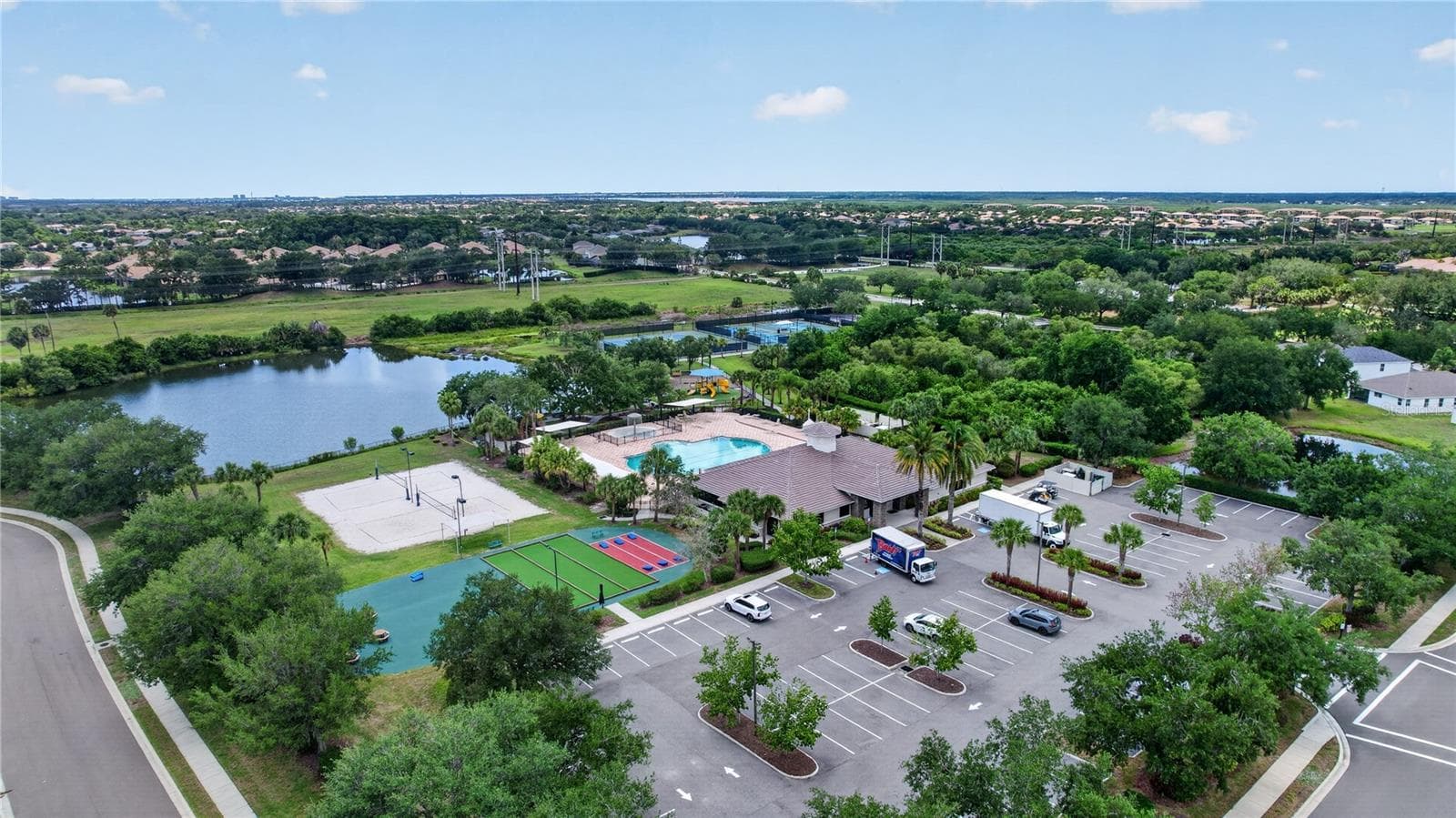 Condominium at 915 FAIRWAYCOVE LN #101, BRADENTON, photo 55 of 67