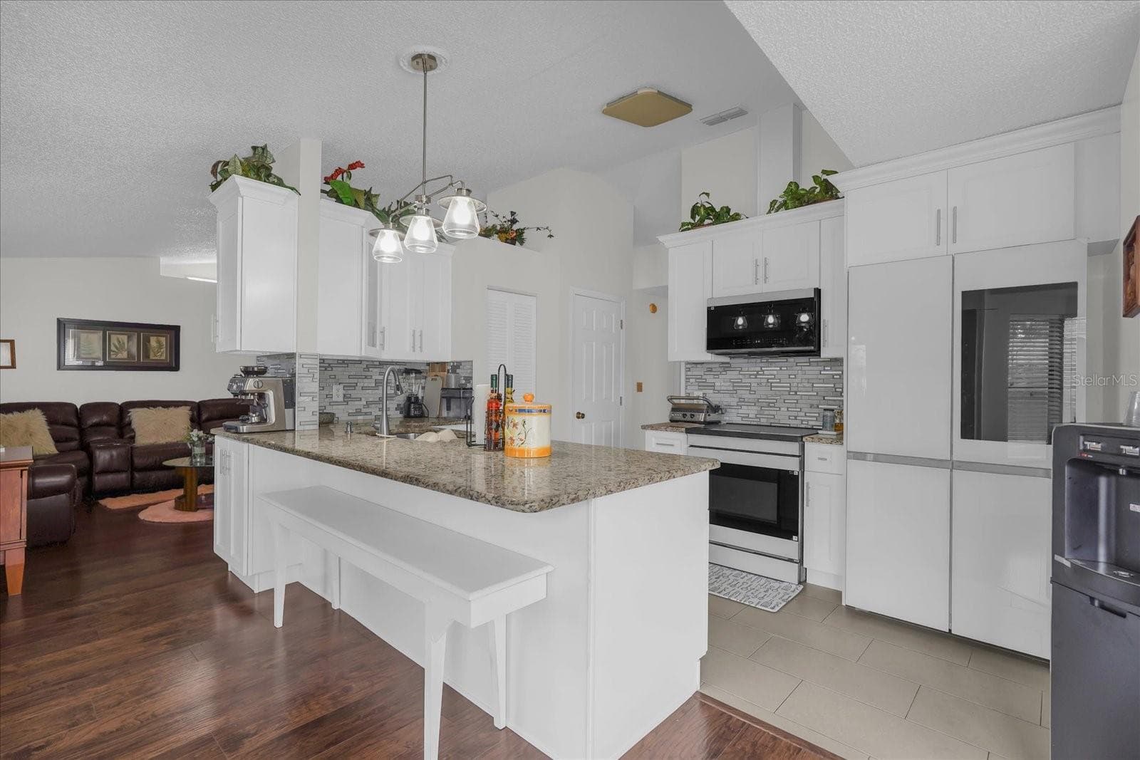 Single Family Residence at 615 MCKINLEY CT, KISSIMMEE, photo 6 of 24