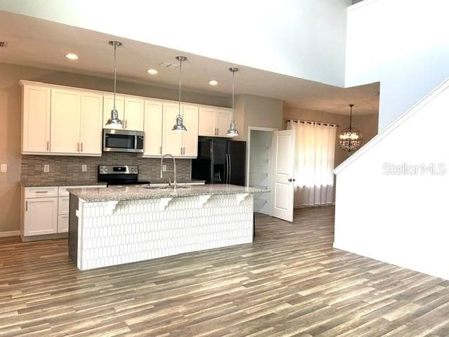 Single Family Residence at 3875 S FERN CREEK AVE, ORLANDO, photo 8 of 37
