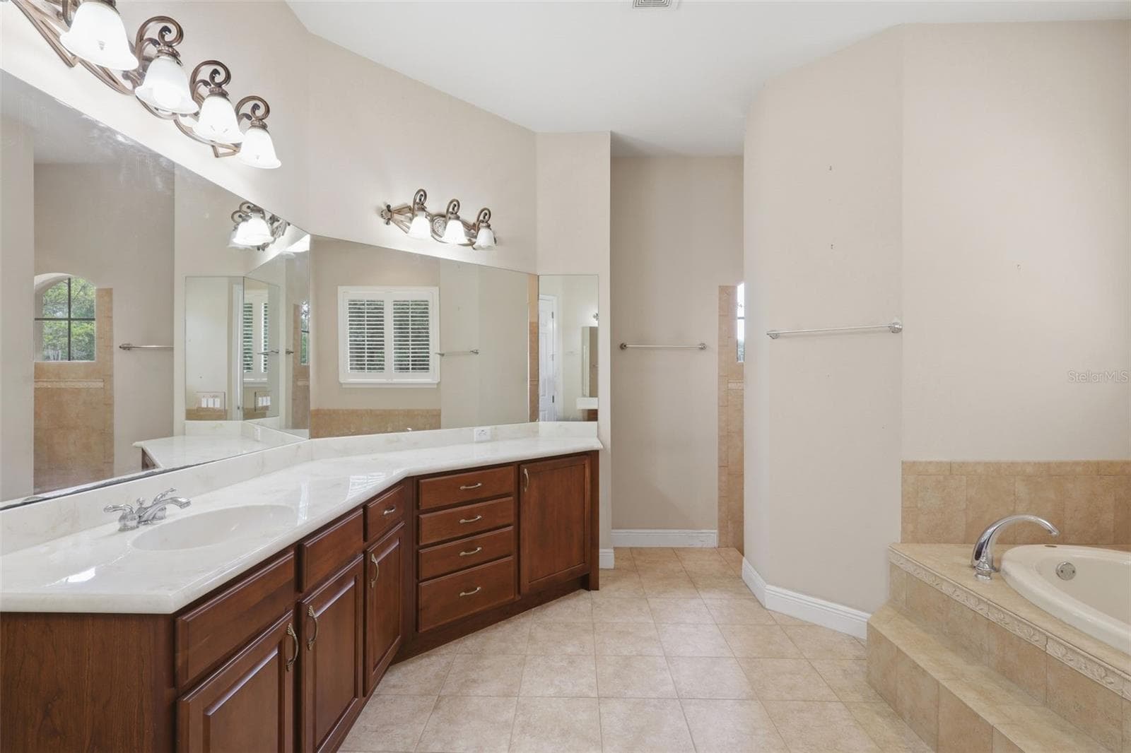 Single Family Residence at 530 N BLUE LAKE AVE, DELAND, photo 57 of 68
