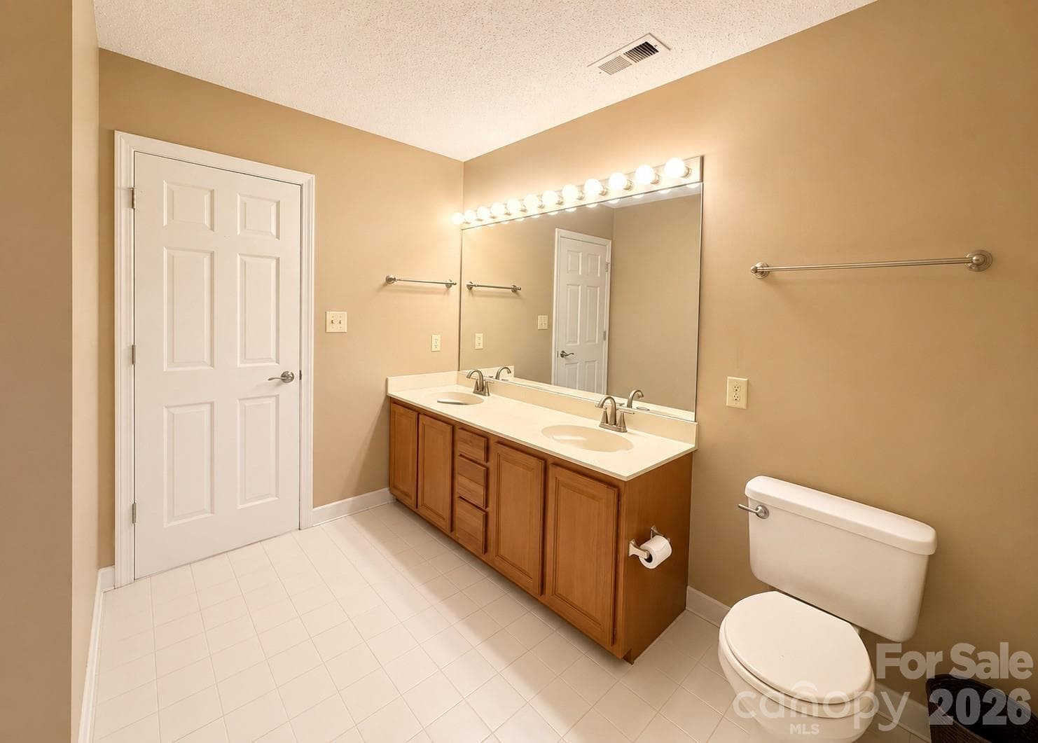 Townhouse at Hickory, photo 15 of 28