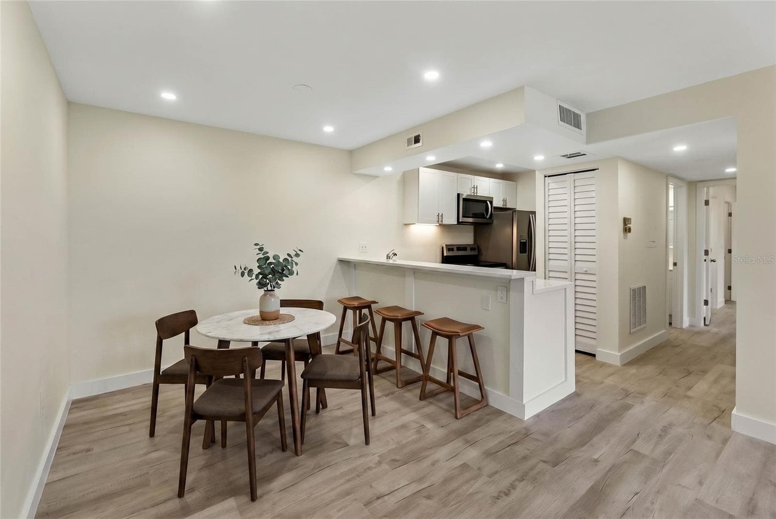 Virtual staged - 3229 BENEVA RD #203, SARASOTA