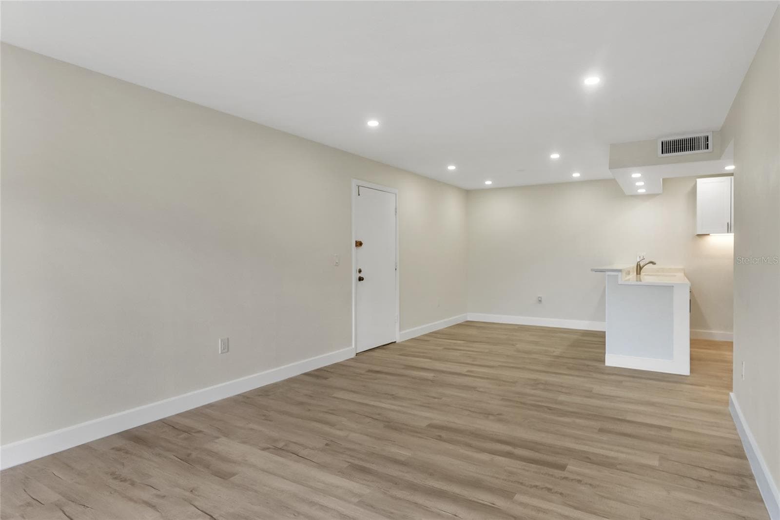 Condominium at 3229 BENEVA RD #203, SARASOTA, photo 11 of 38