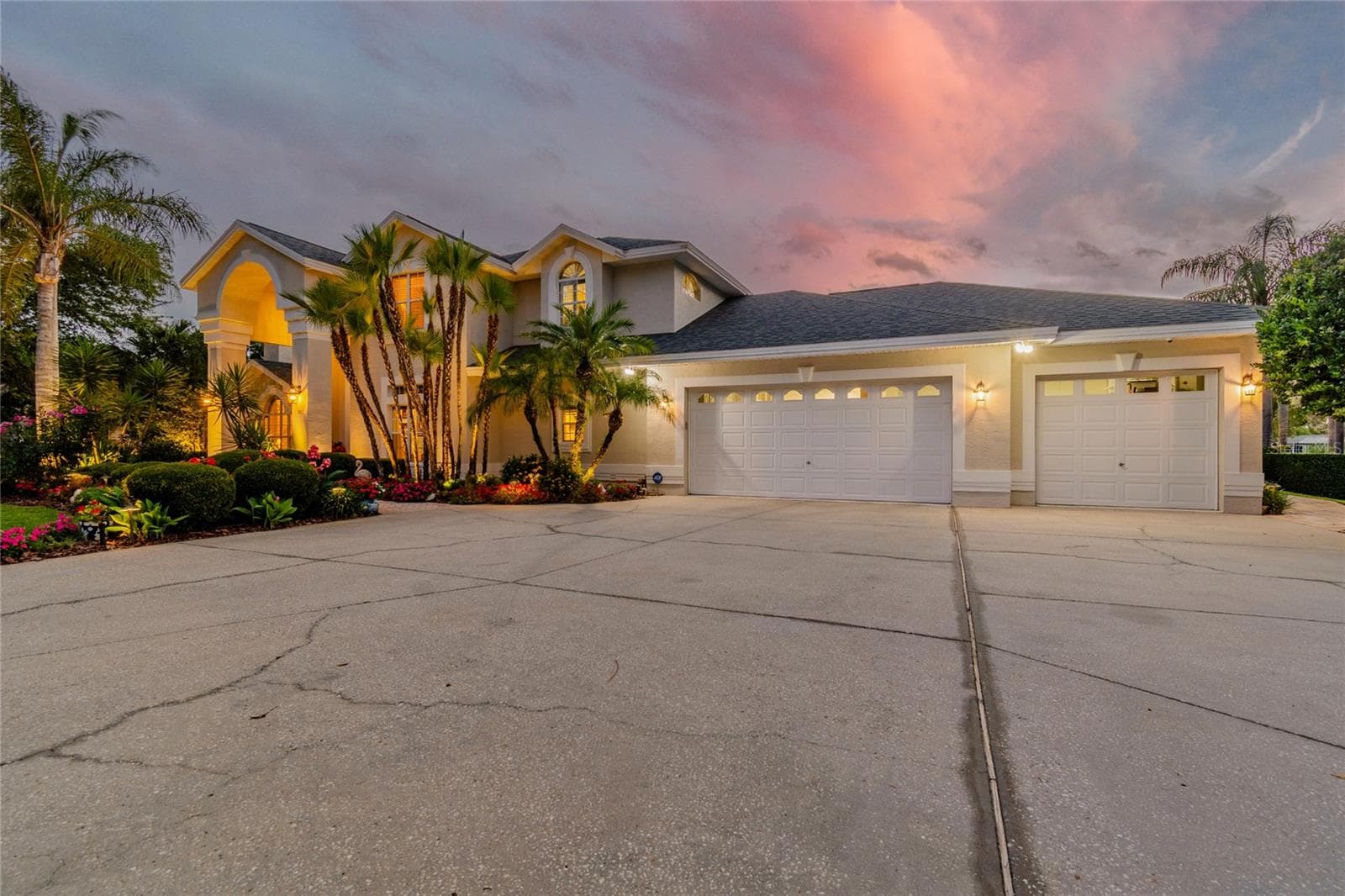 Single Family Residence at 5851 CACHETTE DE RIVIERA CT, NEW PORT RICHEY, photo 2 of 84