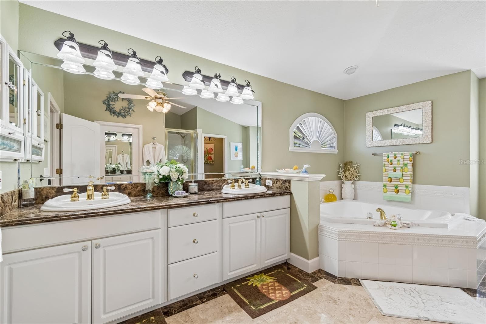 Single Family Residence at 5851 CACHETTE DE RIVIERA CT, NEW PORT RICHEY, photo 40 of 84