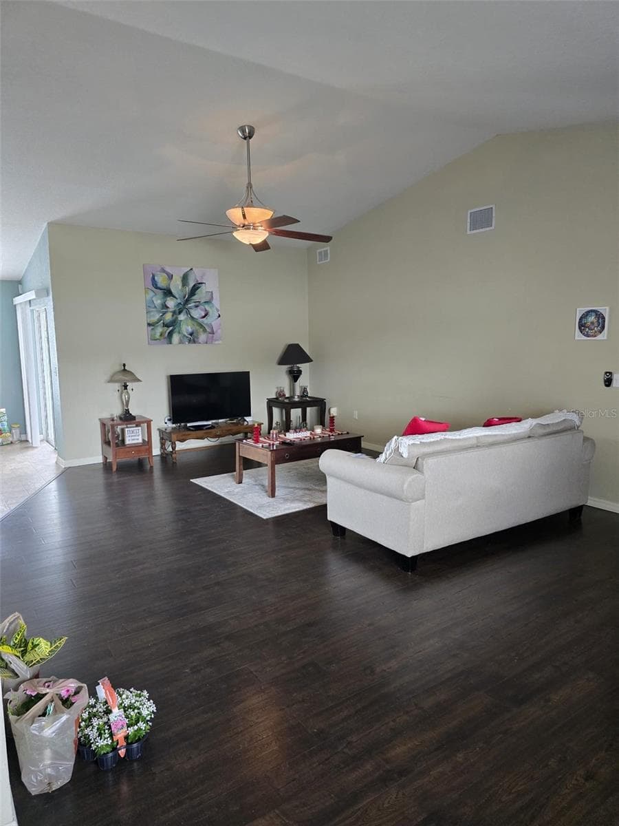 Single Family Residence at 2956 COACH LAMP RD, MULBERRY, photo 5 of 12