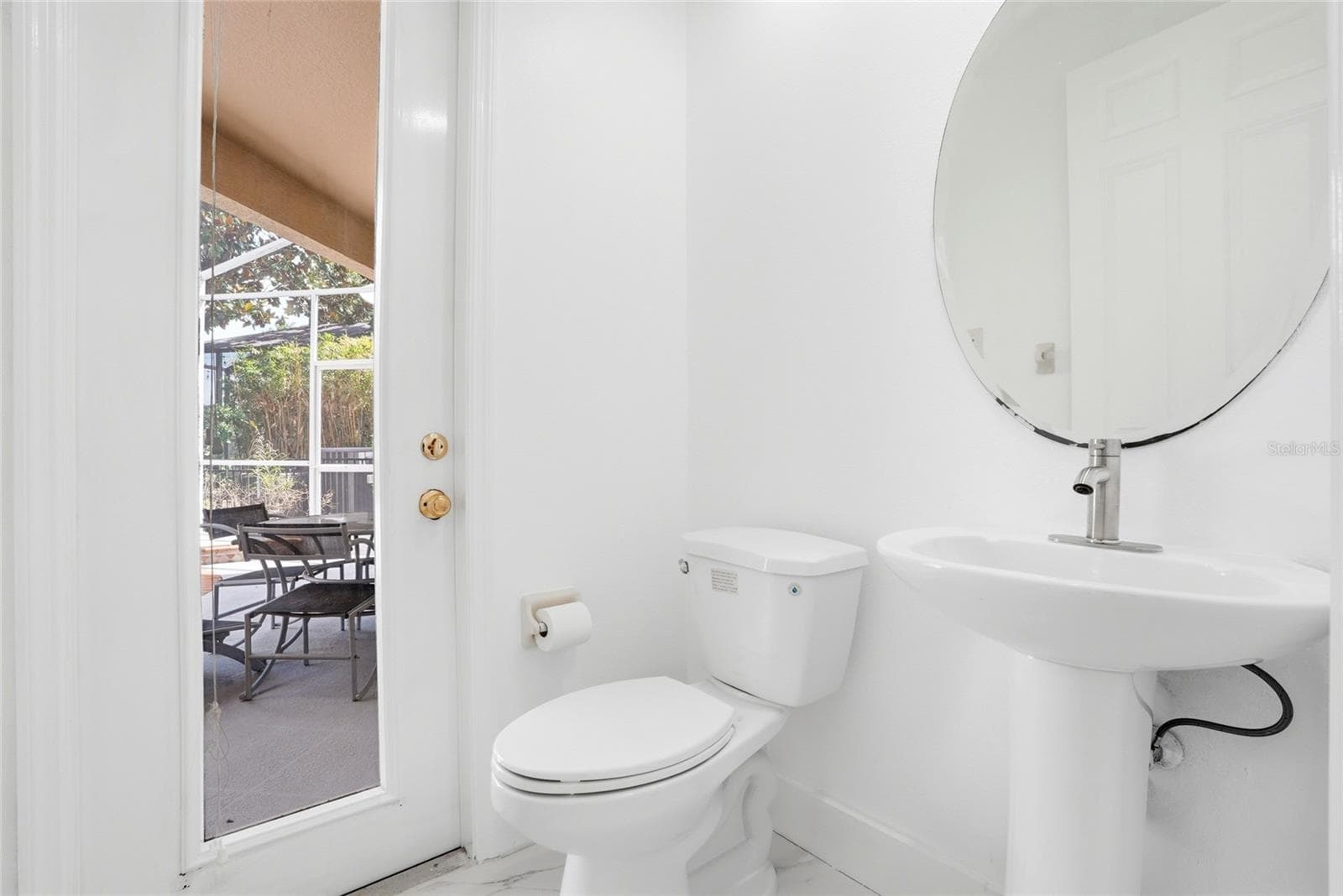 Powder Room/Pool Bath - 11637 BRISTOL CHASE DR, TAMPA
