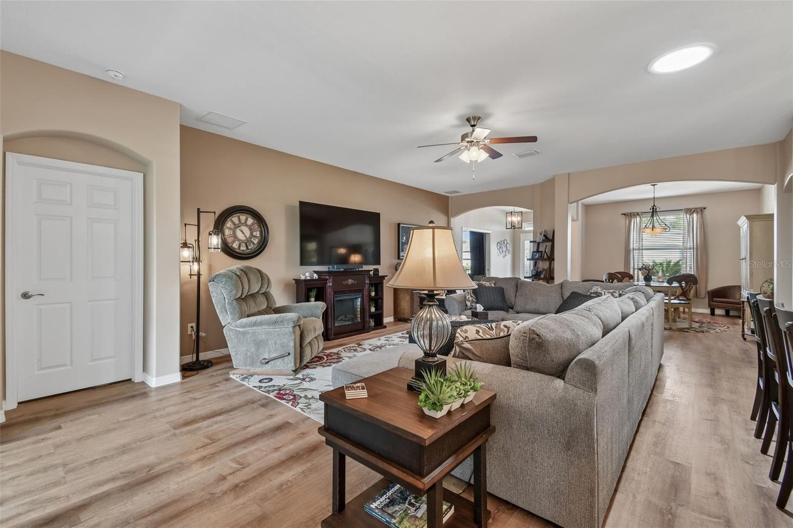 Single Family Residence at 26617 OTTER CREEK LN, LEESBURG, photo 14 of 39