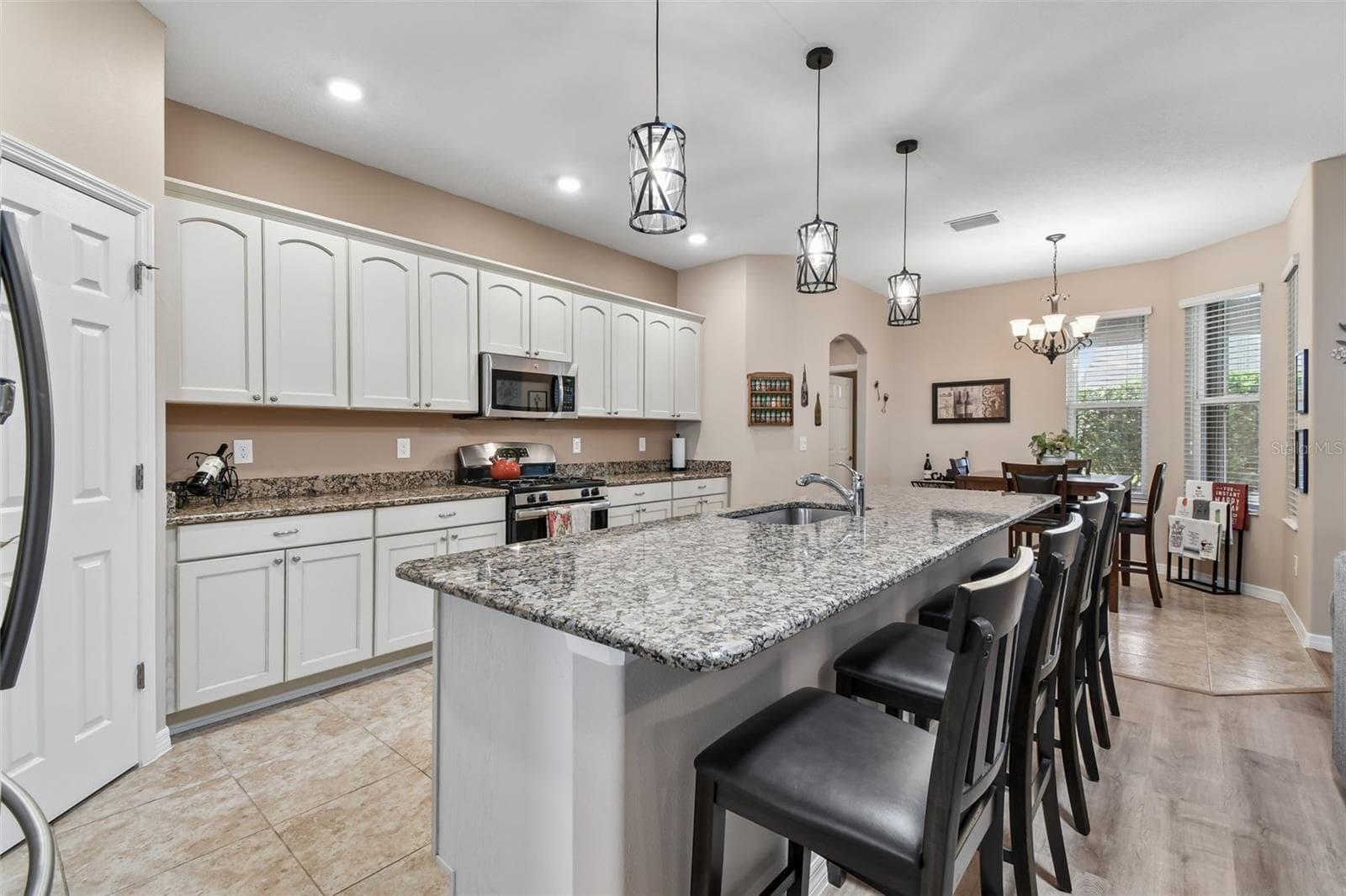 Single Family Residence at 26617 OTTER CREEK LN, LEESBURG, photo 18 of 39