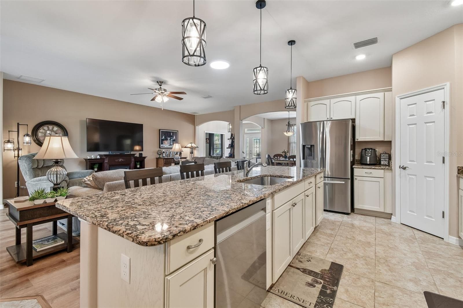 Single Family Residence at 26617 OTTER CREEK LN, LEESBURG, photo 21 of 39