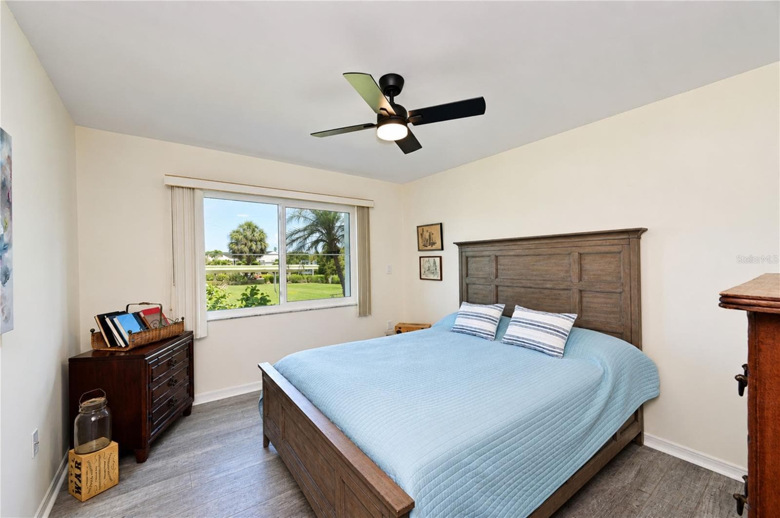 Up front the secondary bedroom is quite spacious as well - 4853 INDEPENDENCE DR, BRADENTON