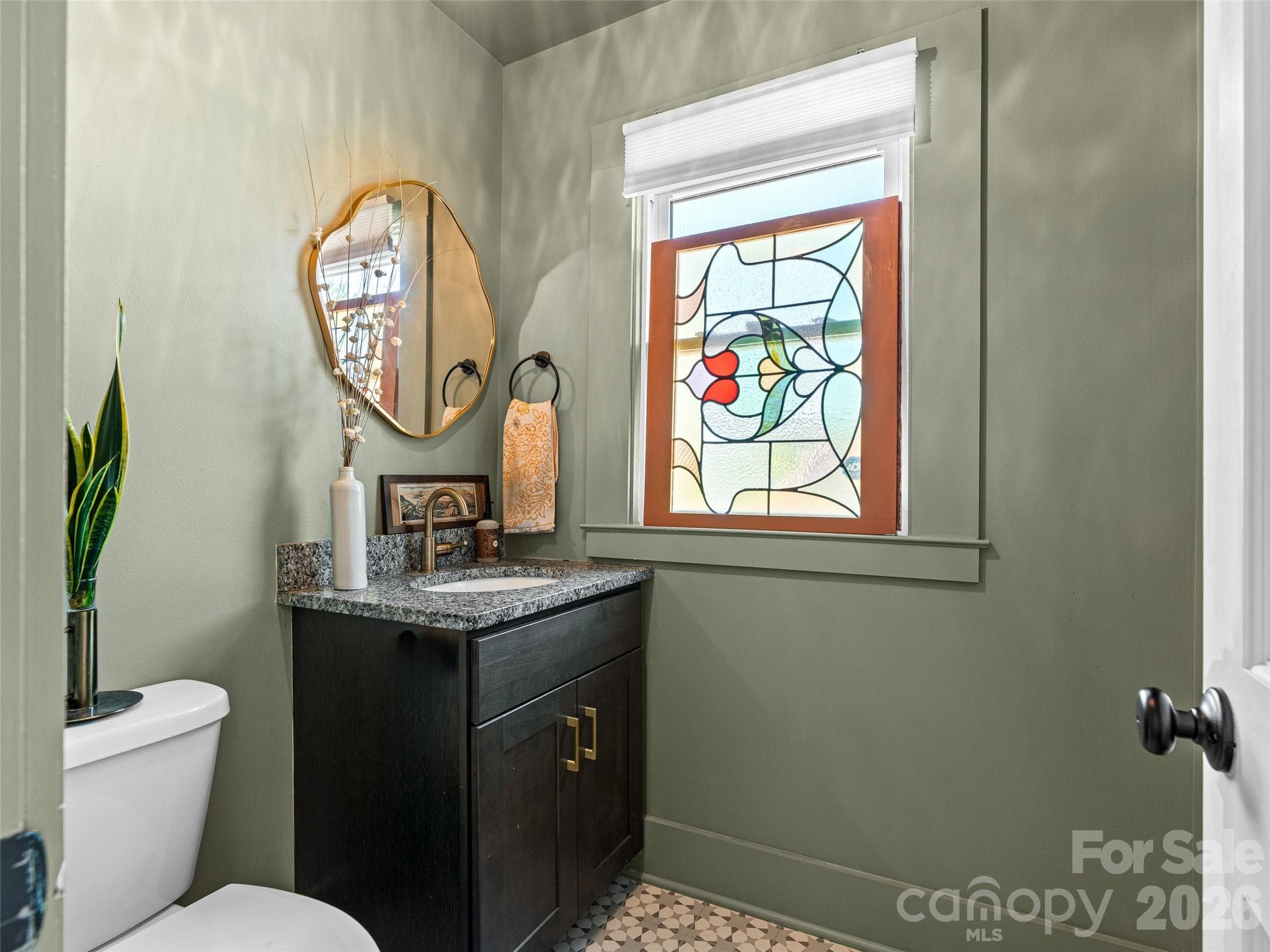 Main level half bath - Asheville