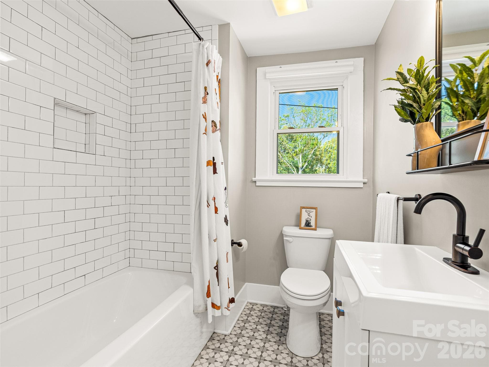 Full bathroom - Asheville