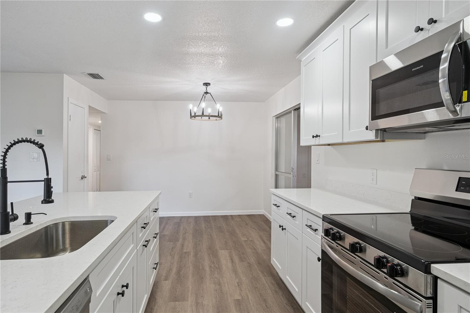 Single Family Residence at 1310 LEE CT, LEESBURG, photo 9 of 37