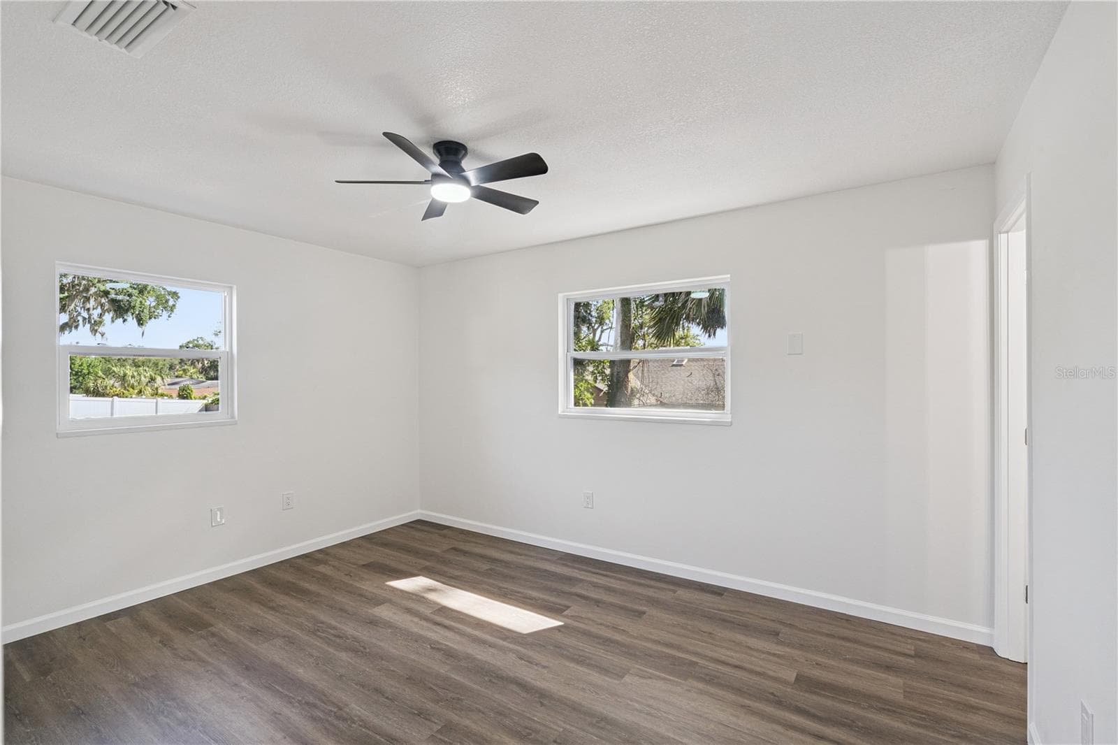 Single Family Residence at 1310 LEE CT, LEESBURG, photo 15 of 37
