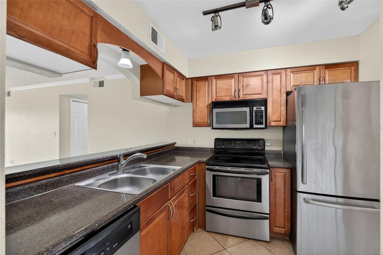 Condominium at 10125 SAILWINDS BLVD N #104, LARGO, photo 8 of 65