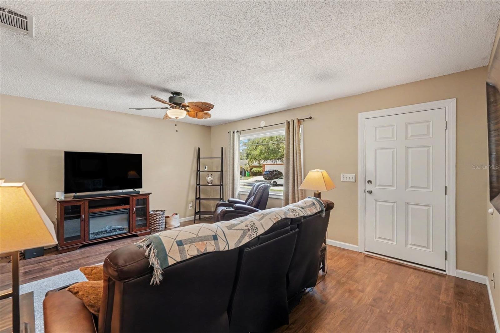 Single Family Residence at 2627 SURREY DR, PALM HARBOR, photo 12 of 29