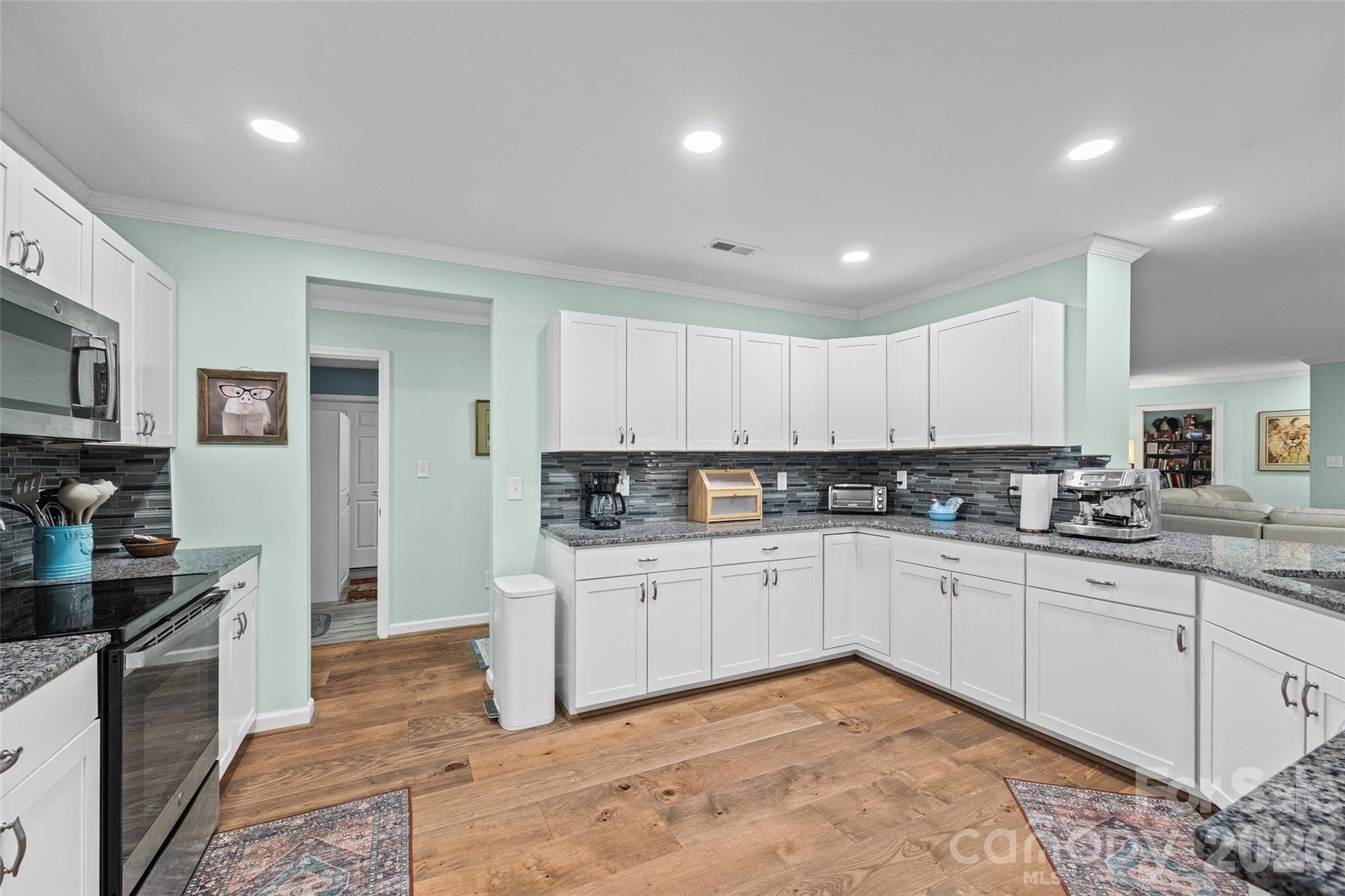 Single Family Residence at York, photo 9 of 29