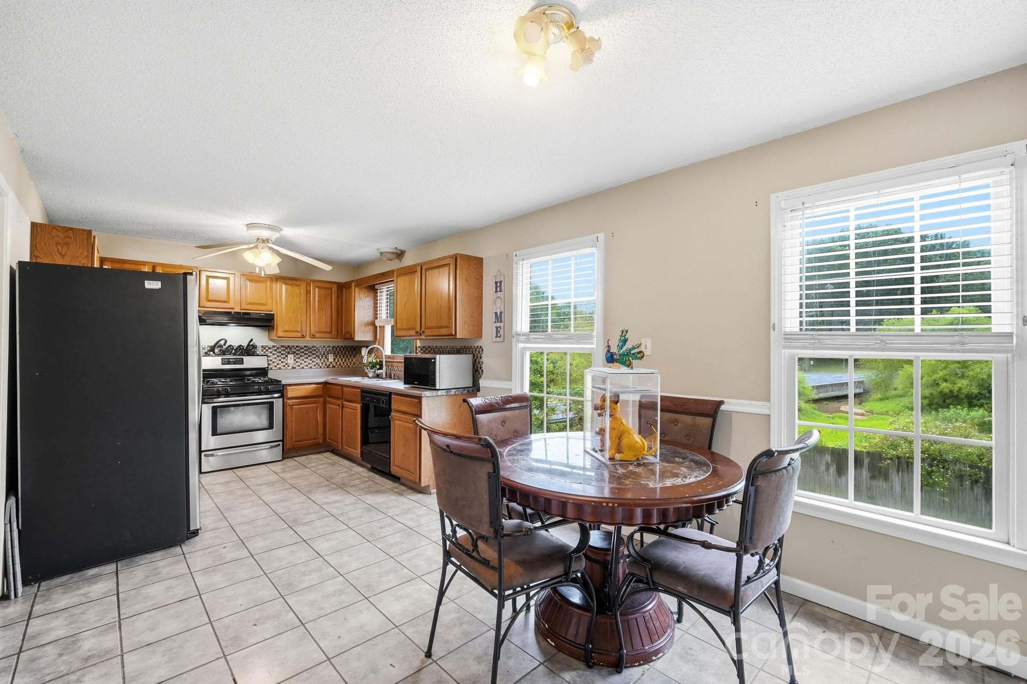 Single Family Residence at 1114 Lakeview Street, Kannapolis, photo 14 of 31