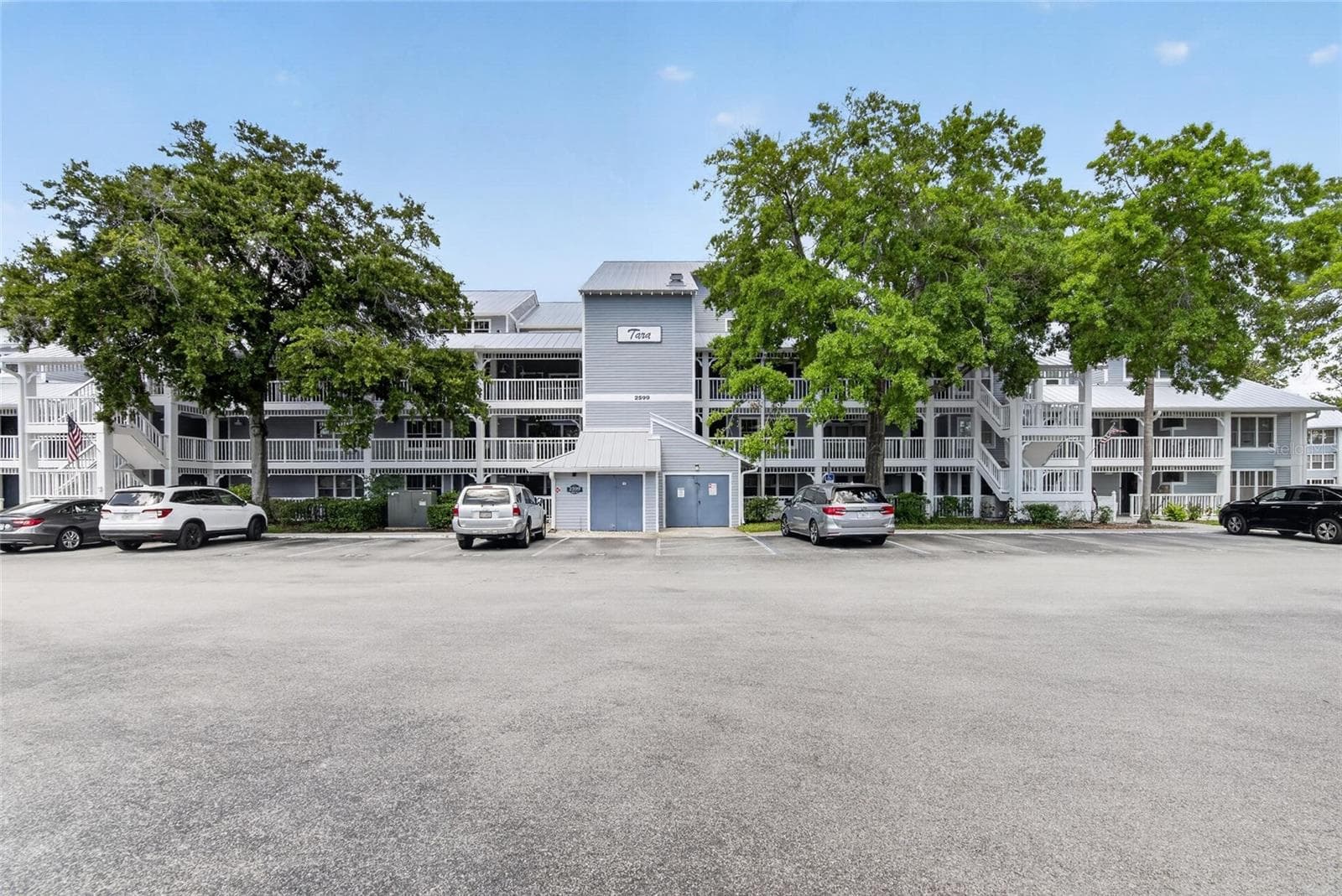 2599 DOLLY BAY DR #305