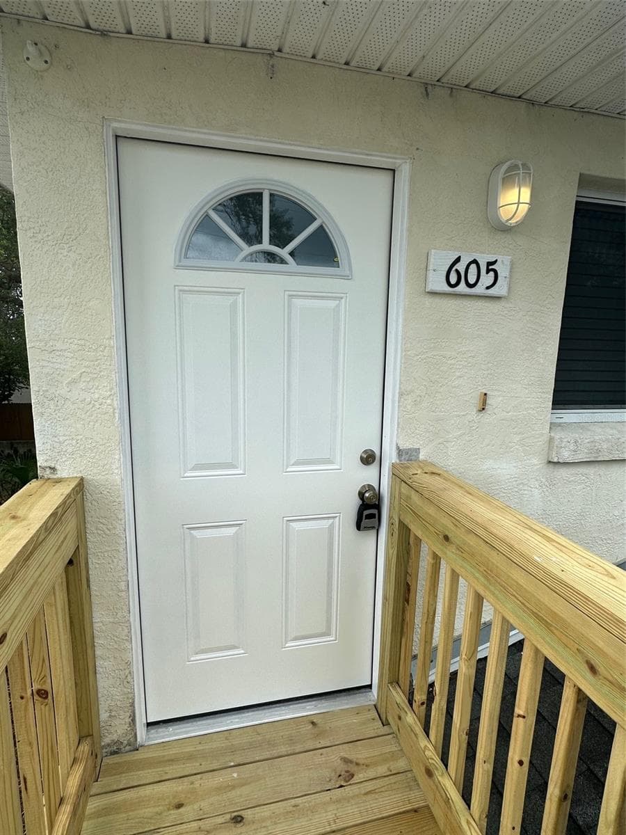 Second Level 3 bedroom 2 bath w deck - 601 E 2ND AVE, NEW SMYRNA BEACH
